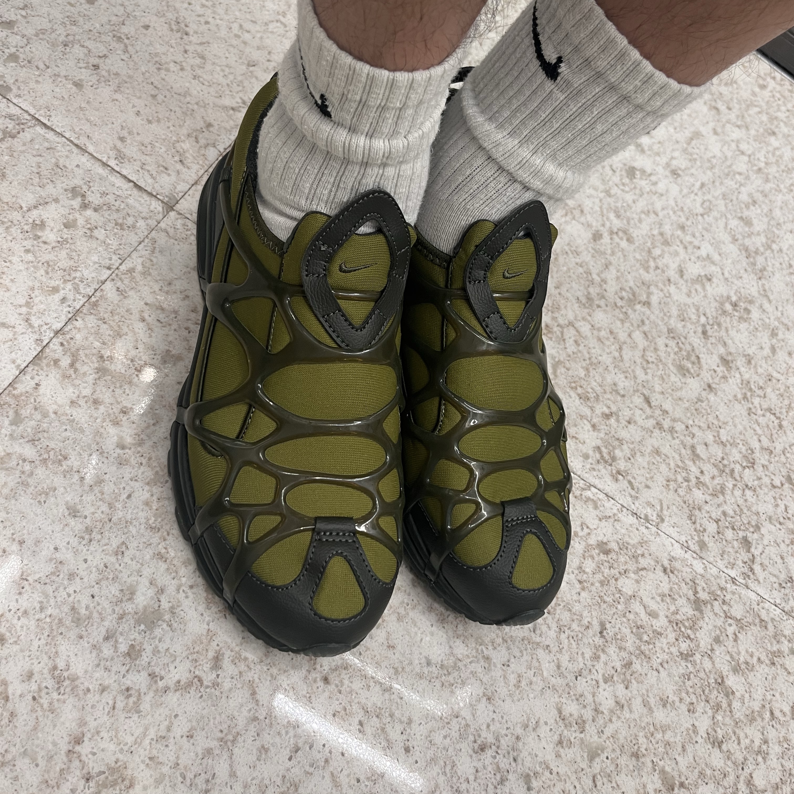 Nike Air Kukini Pilgrim Sequoia 착용 스타일 - 1