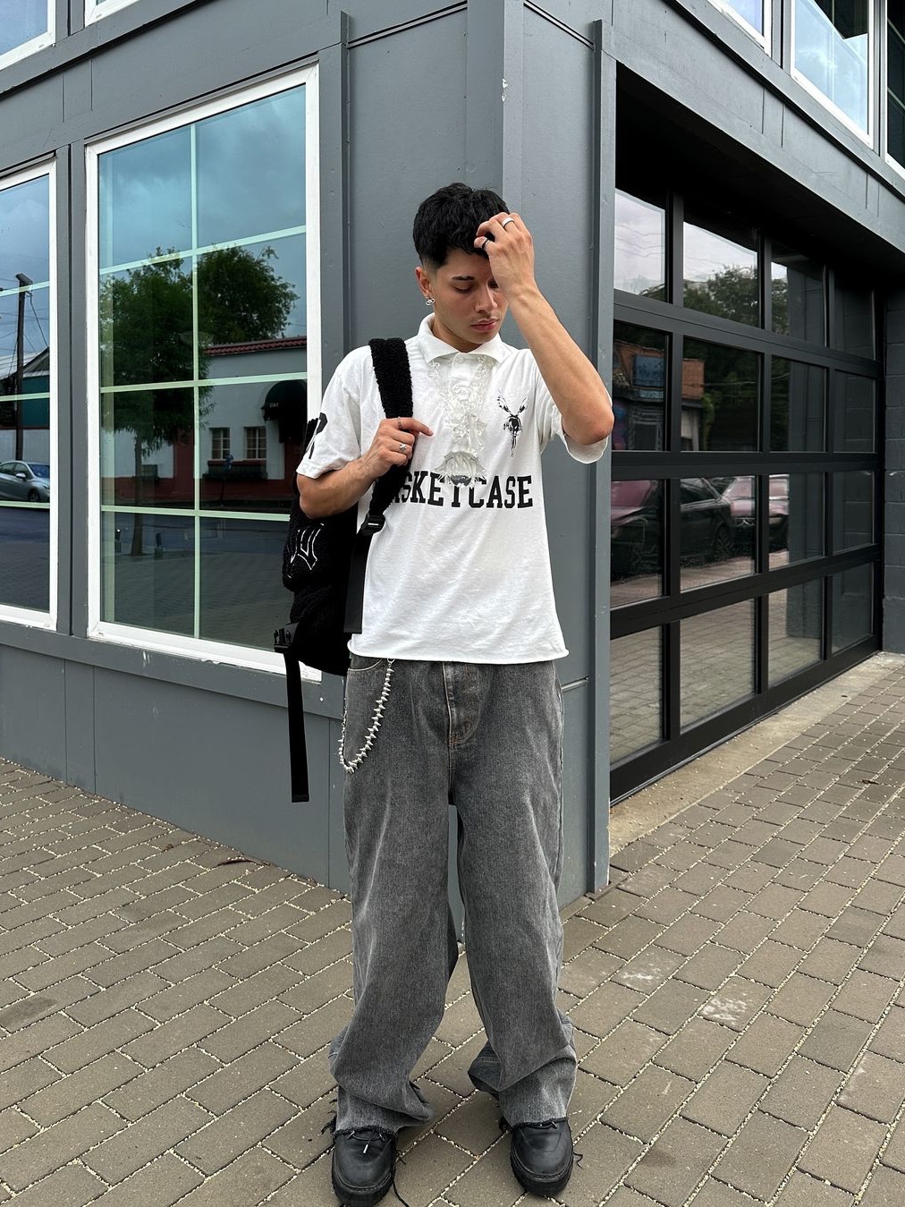 Basketcase Lax Baggy Denim Faded Black, Basketcase Graduation Tee Vintage Black 착용 스타일 - 2