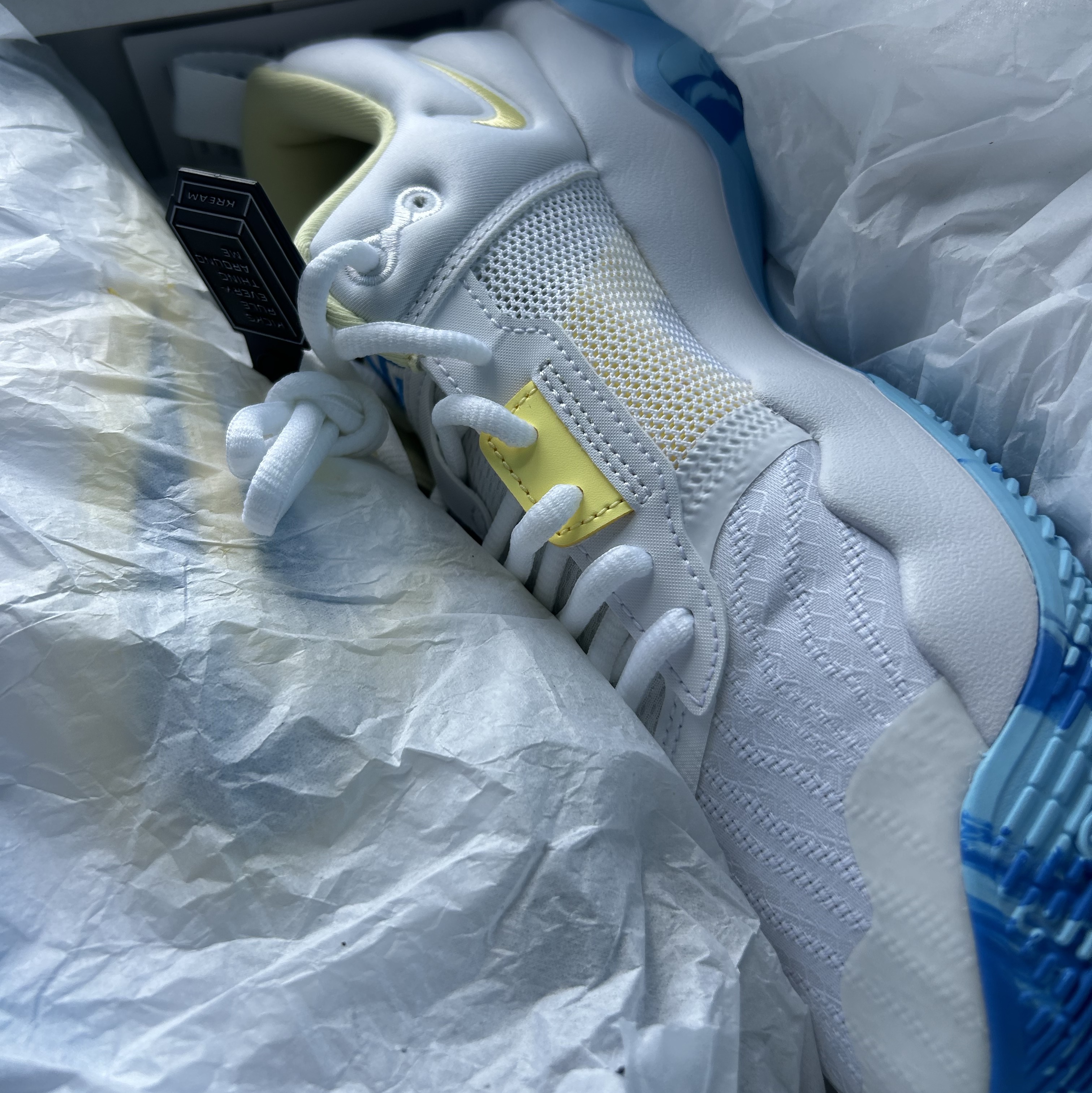 Nike Giannis Immortality 3 EP White Light Photo Blue 착용 스타일 - 3