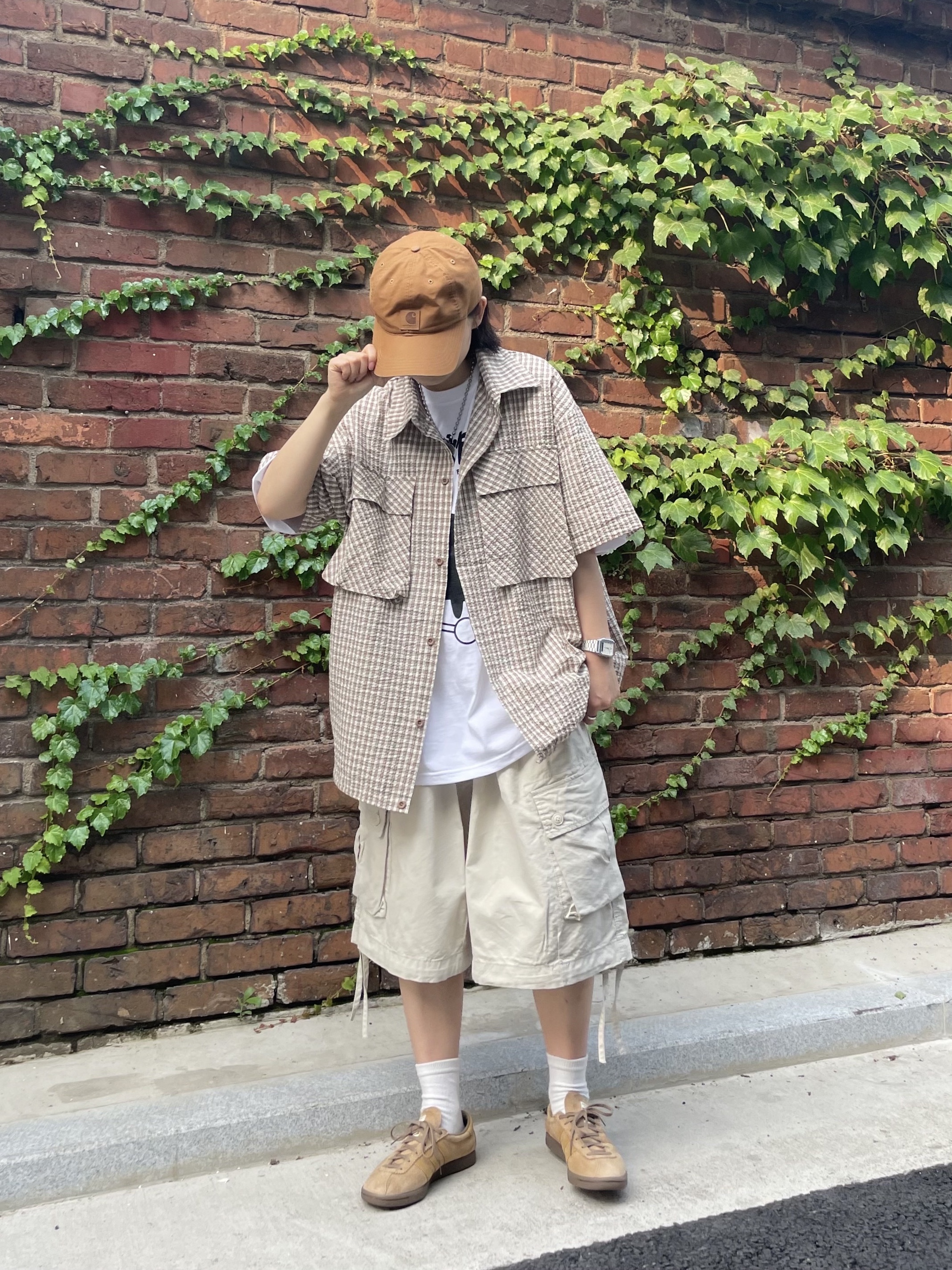 Adidas Tobacco Pantone Mesa 착용 스타일 - 2