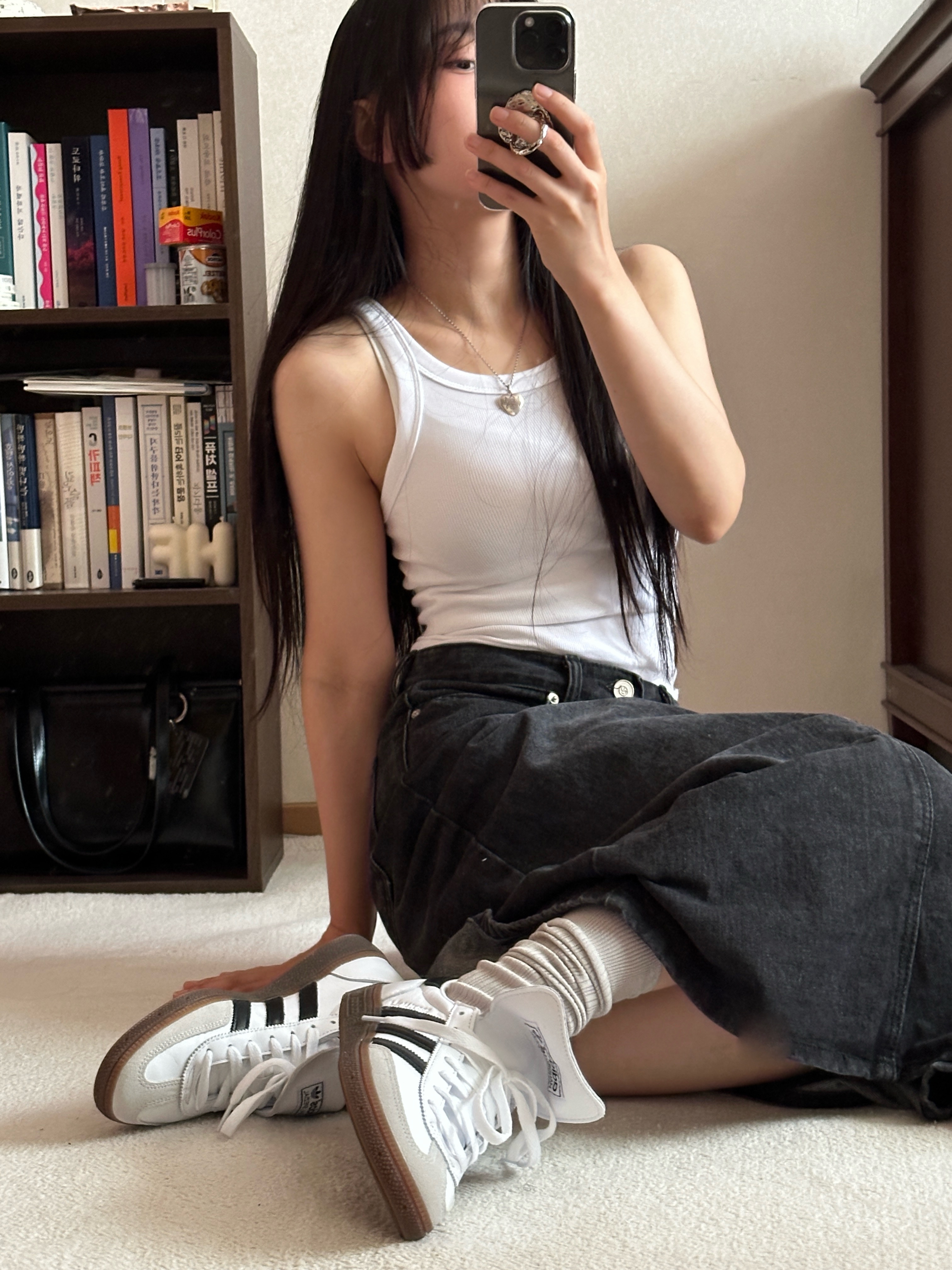 Gucci Blind for Love Necklace Silver, Adidas Spezial Handball Cloud White Core Black 착용 스타일 - 4