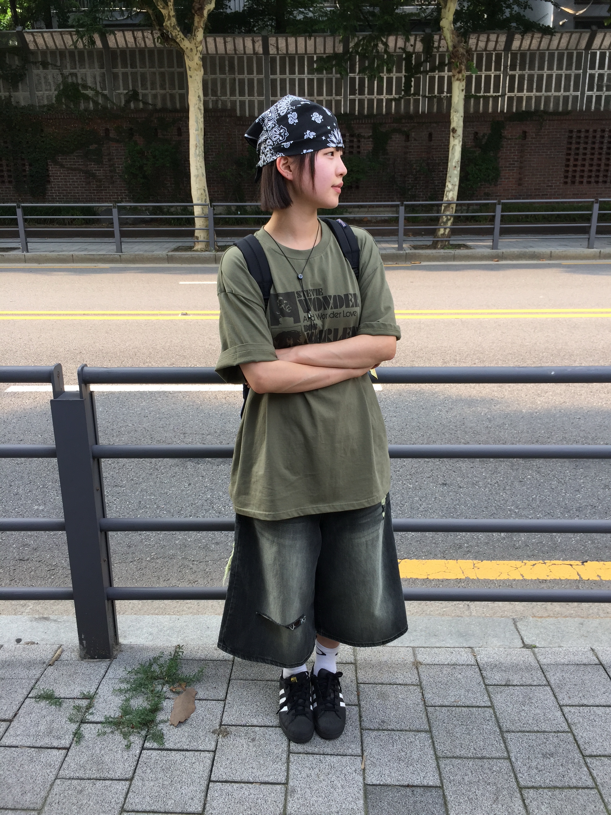 Supreme Hav-A-Hank Bandanas Multicolor (Set of 3) - 24SS, Adidas Superstar Core Black White 착용 스타일 - 1