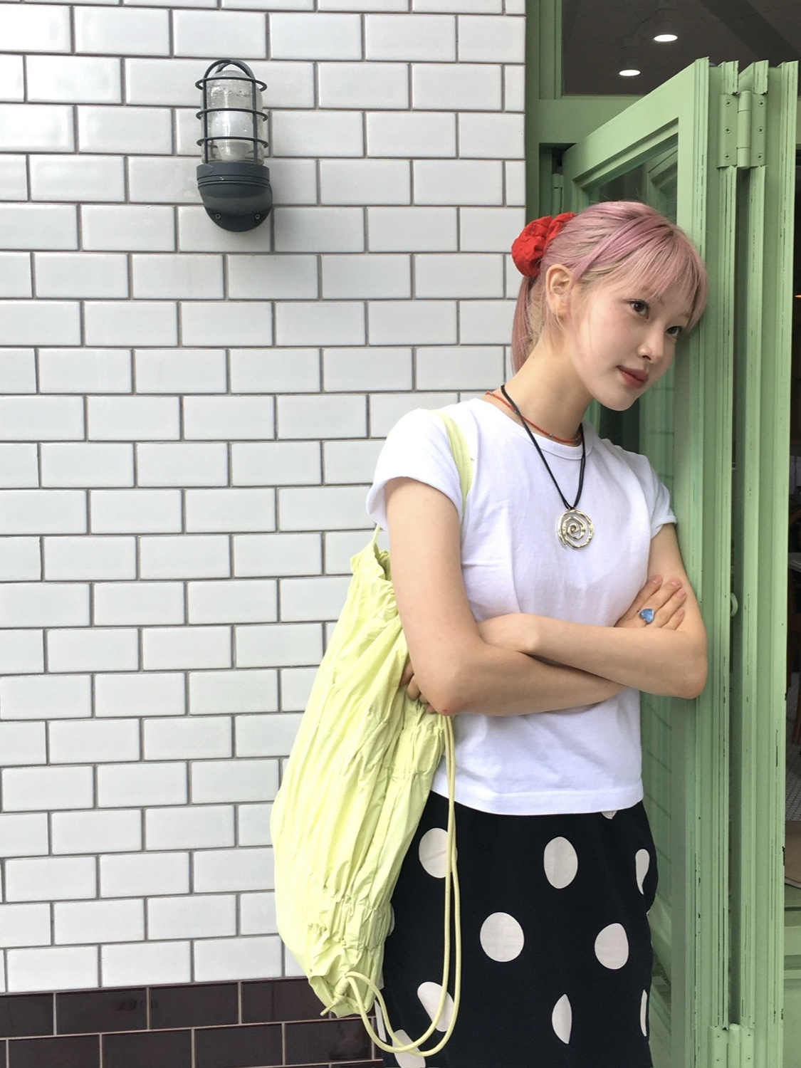 ACOC Tiered Banding Backpack Lime Lemon 착용 스타일 - 4