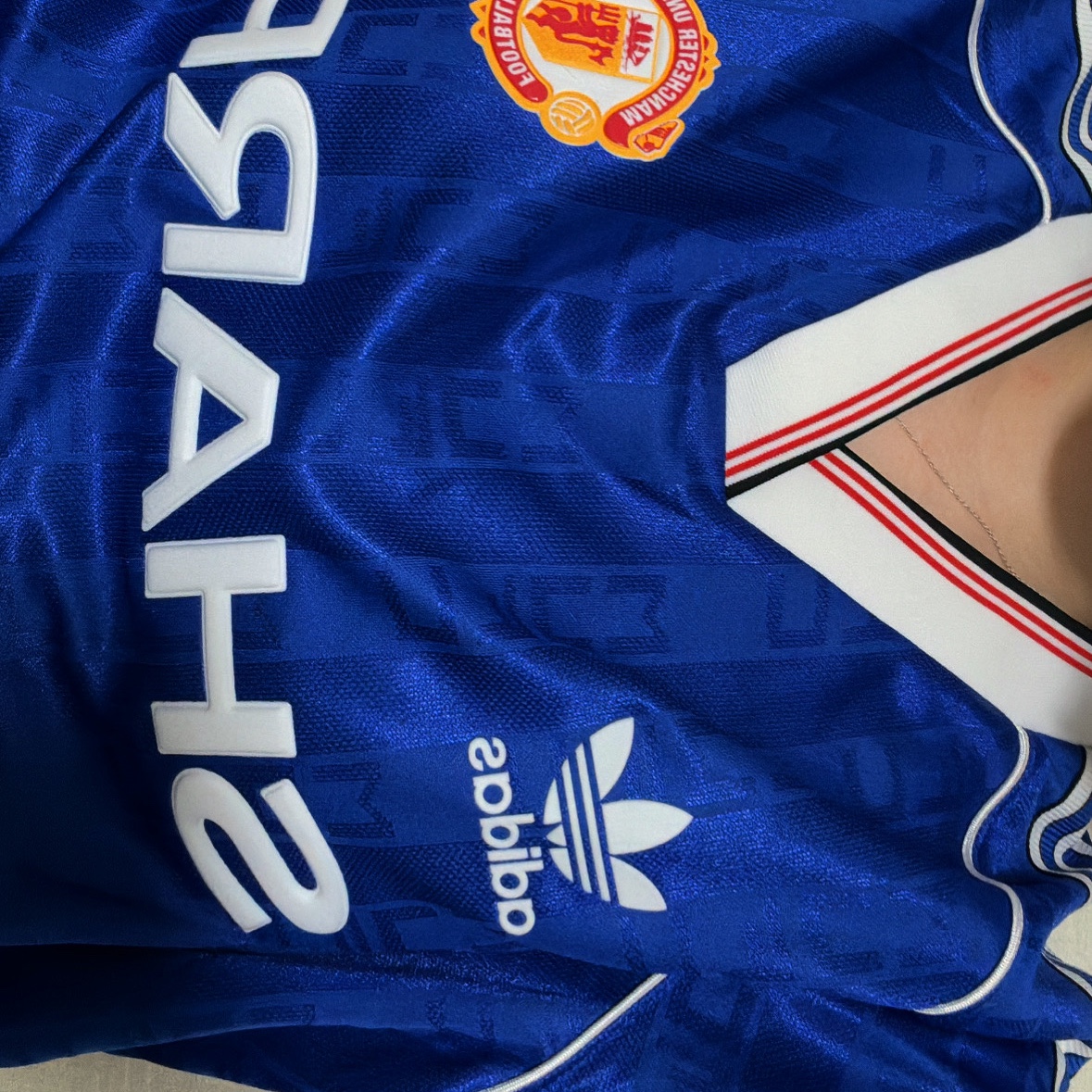 Adidas Manchester United 1988/90 Jersey Collegiate Royal - US Sizing 착용 스타일 - 2
