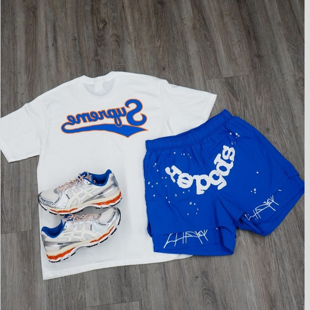 Supreme Backwards T-Shirt Heather Grey - 24SS, Supreme Backwards T-Shirt White - 24SS 착용 스타일 - 2