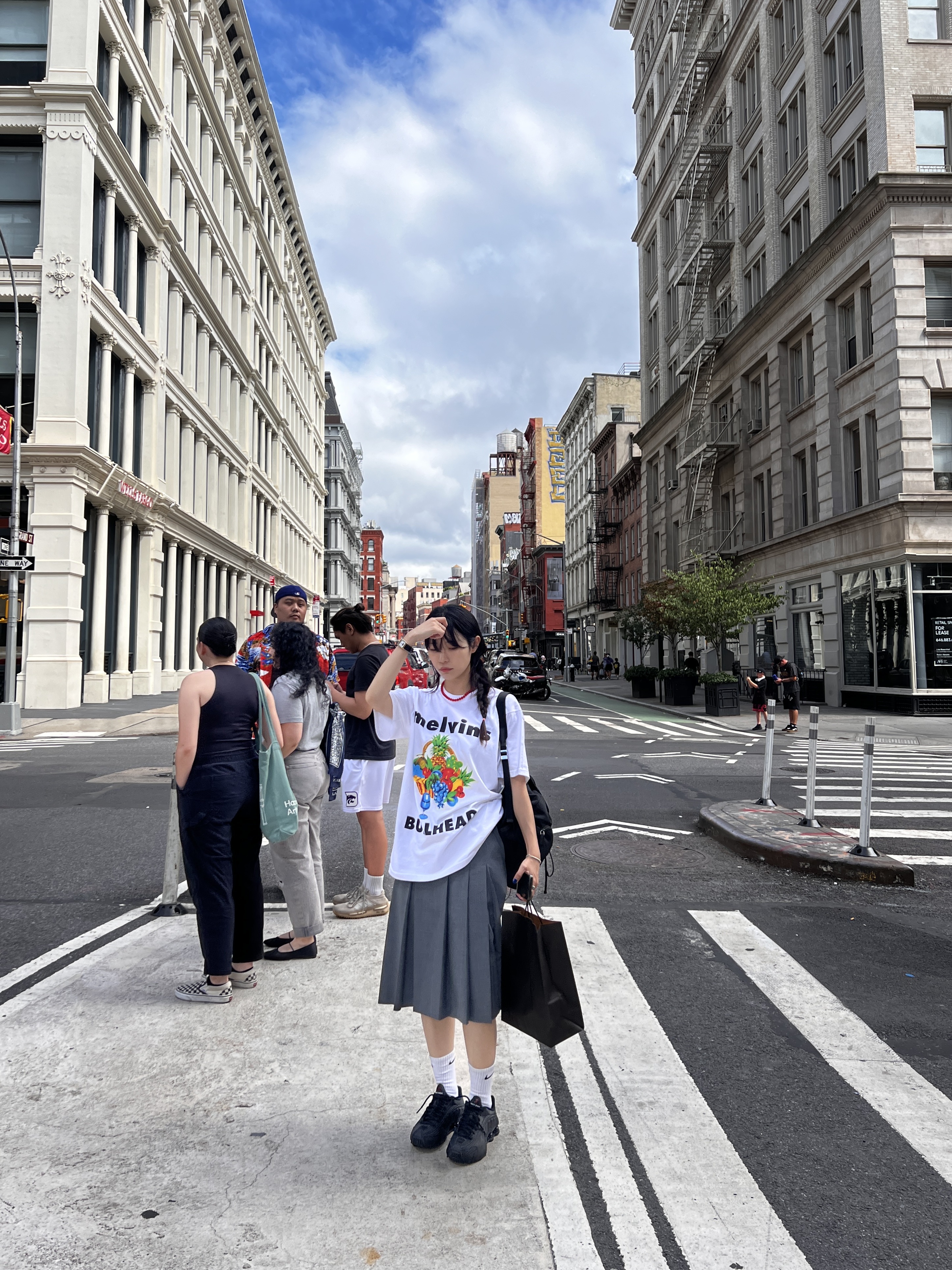 Supreme x Melvins Bullhead T-Shirt White - 24SS, (W) Nike Shox R4 Black 착용 스타일 - 2