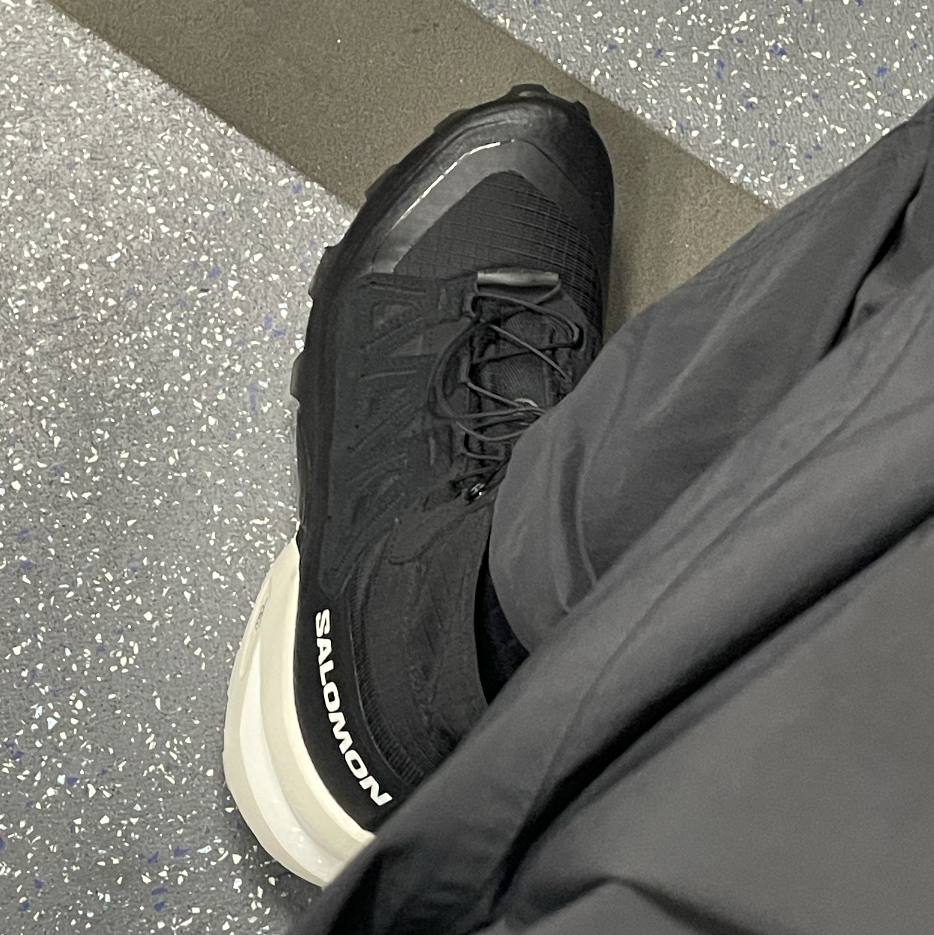 Salomon x MM6 Maison Margiela Cross High Black 착용 스타일