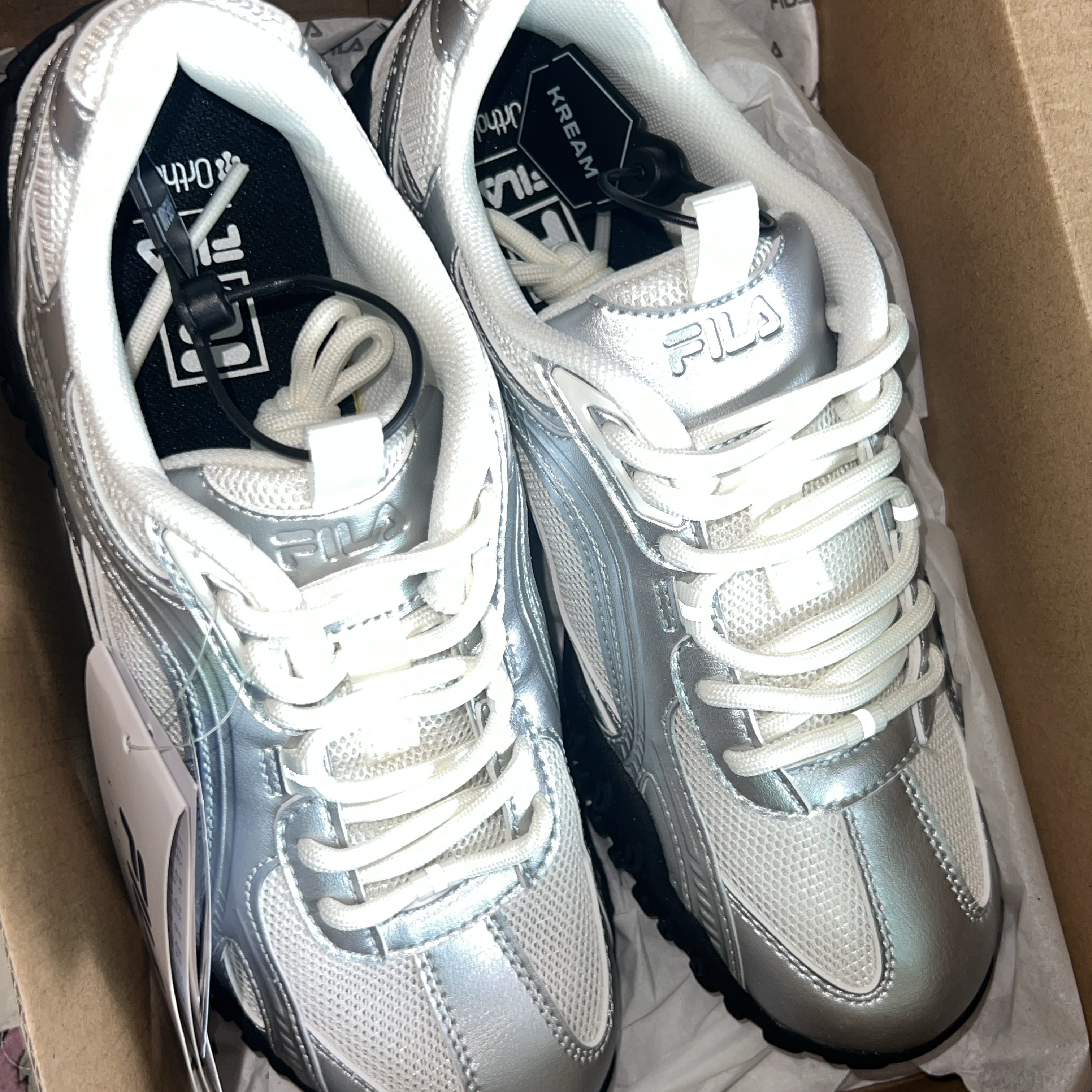 Fila Echappe MS Silver Moon 착용 스타일