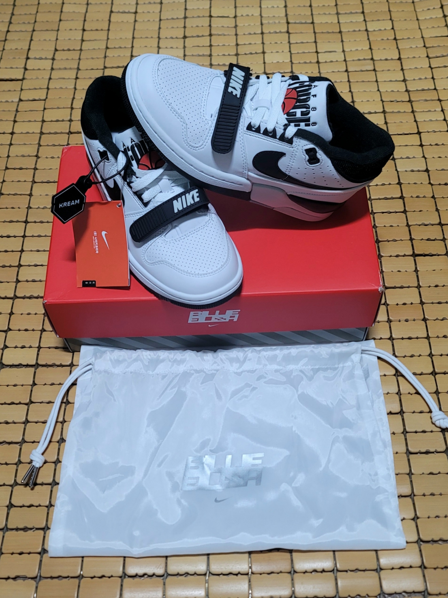Nike x Billie Eilish Air Alpha Force 88 Black and White 착용 스타일