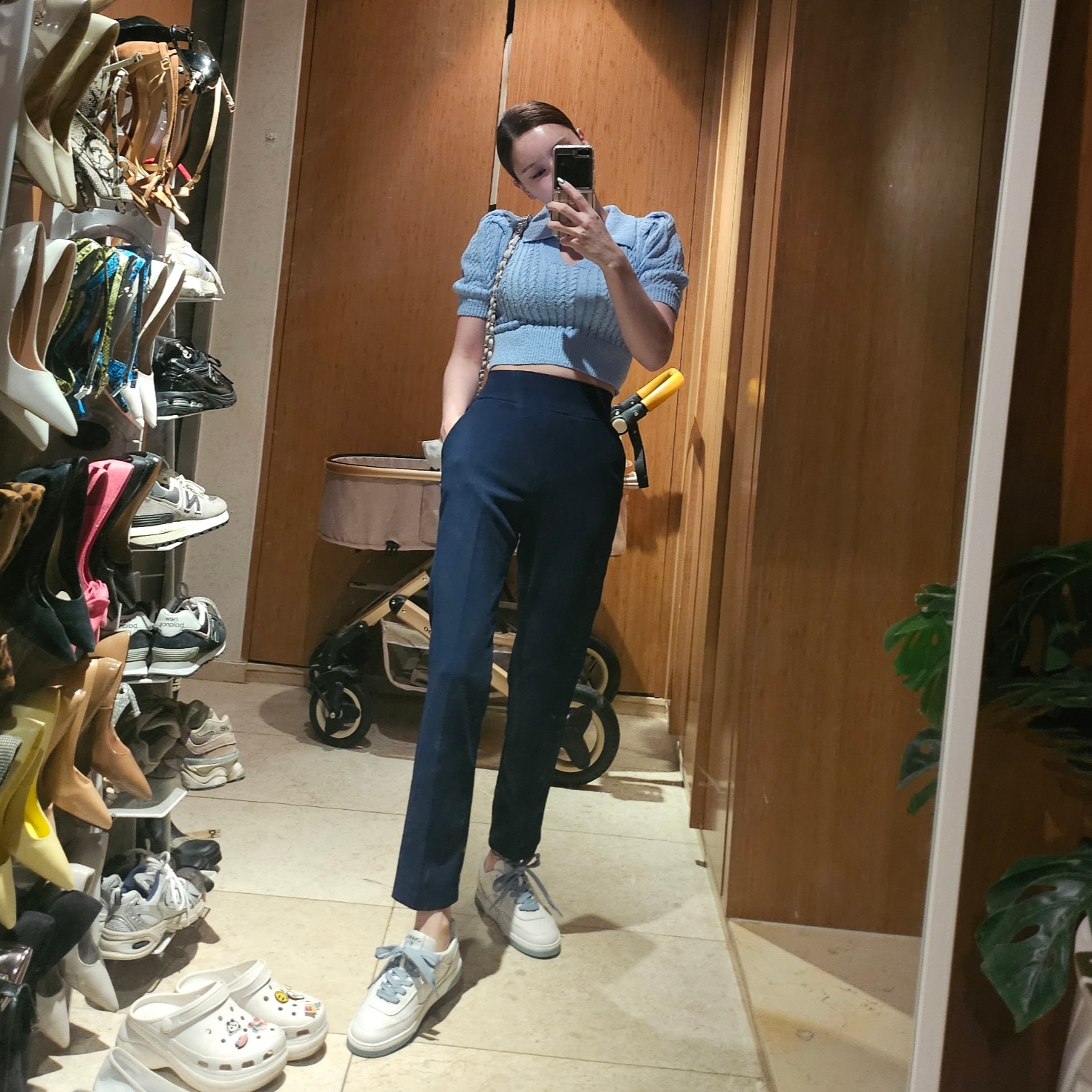 (W) Chanel Sneakers Calfskin & White 착용 스타일