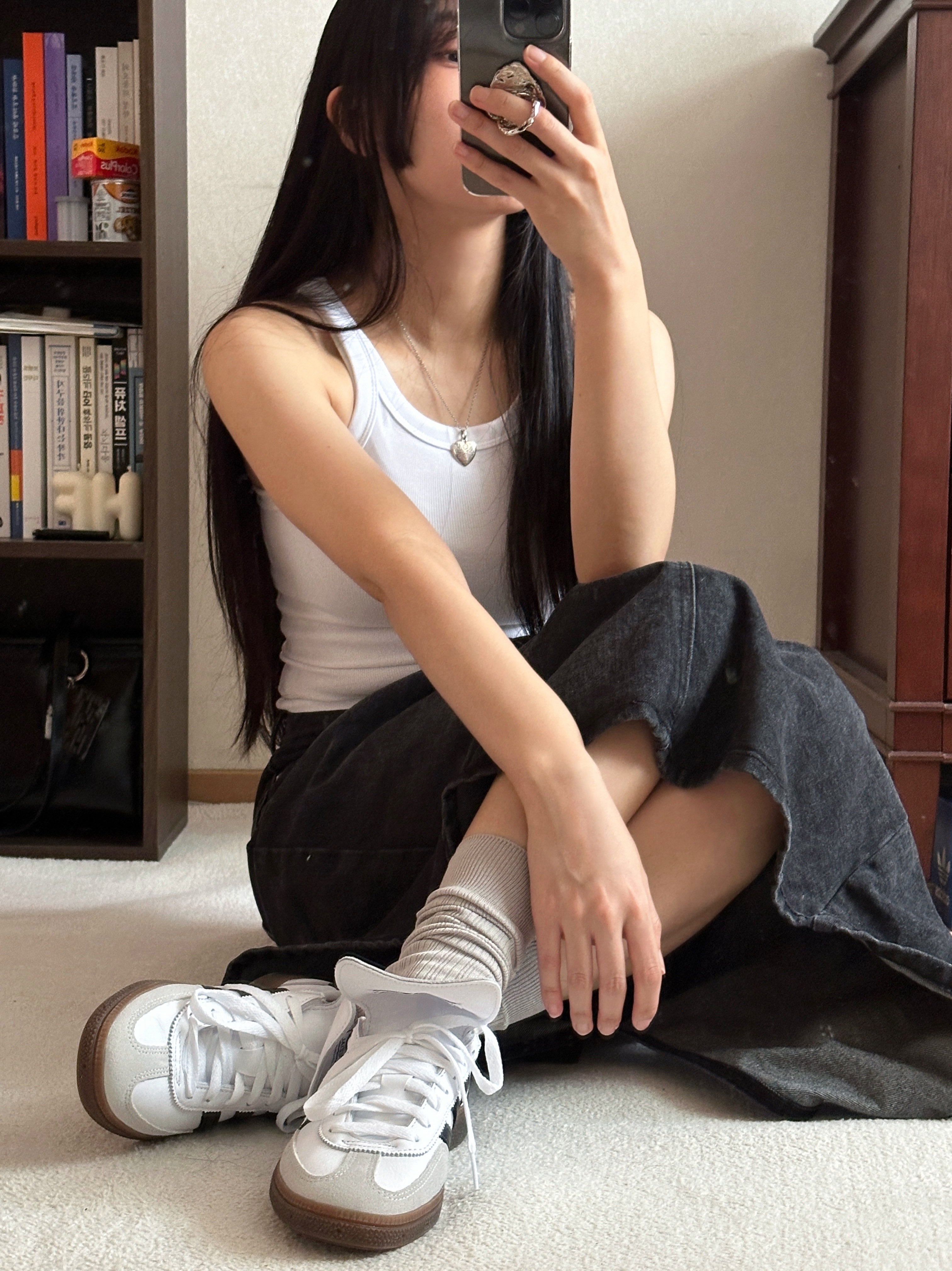 Gucci Blind for Love Necklace Silver, Adidas Spezial Handball Cloud White Core Black 착용 스타일 - 5