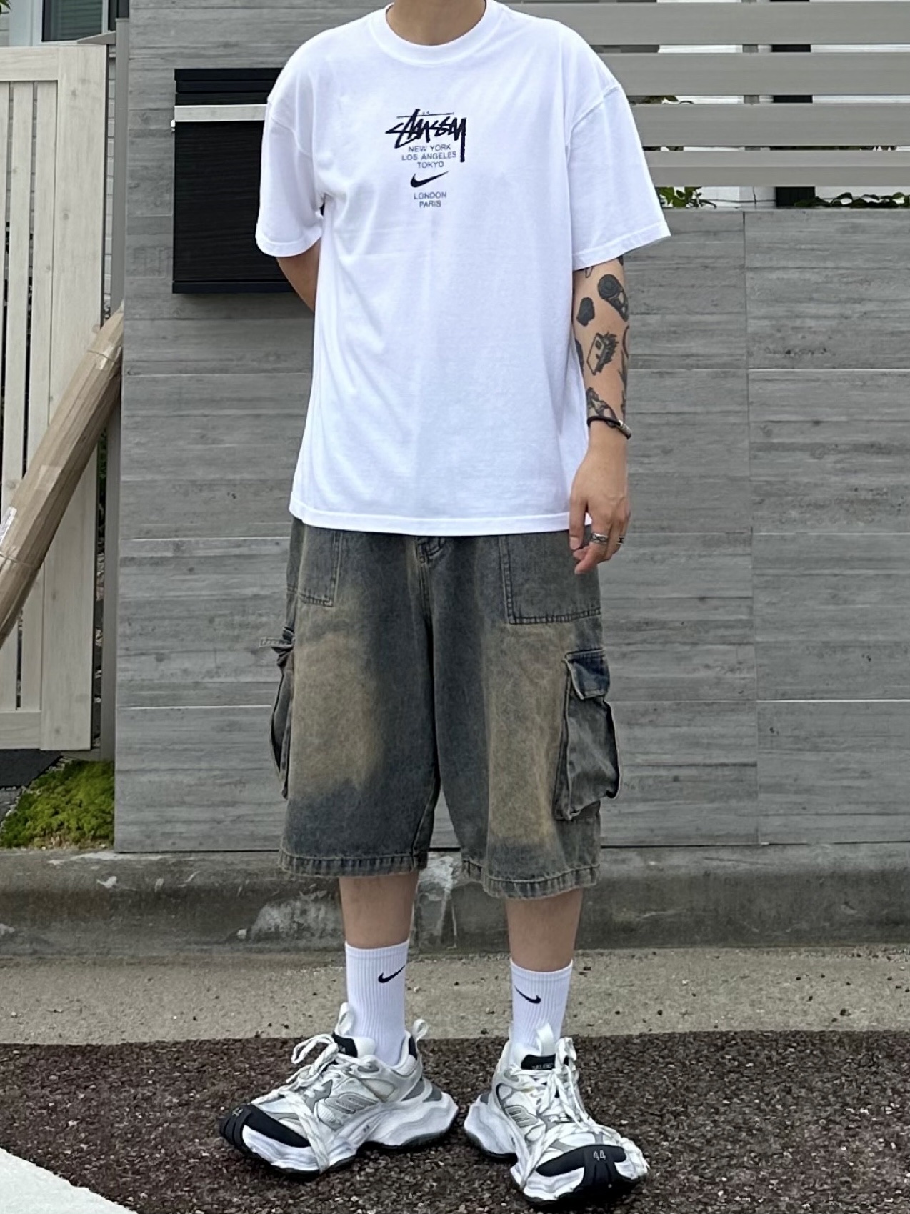 Nike x Stussy WT T-Shirt White - US/EU, Balenciaga Cargo Sneakers White Grey 착용 스타일 - 2