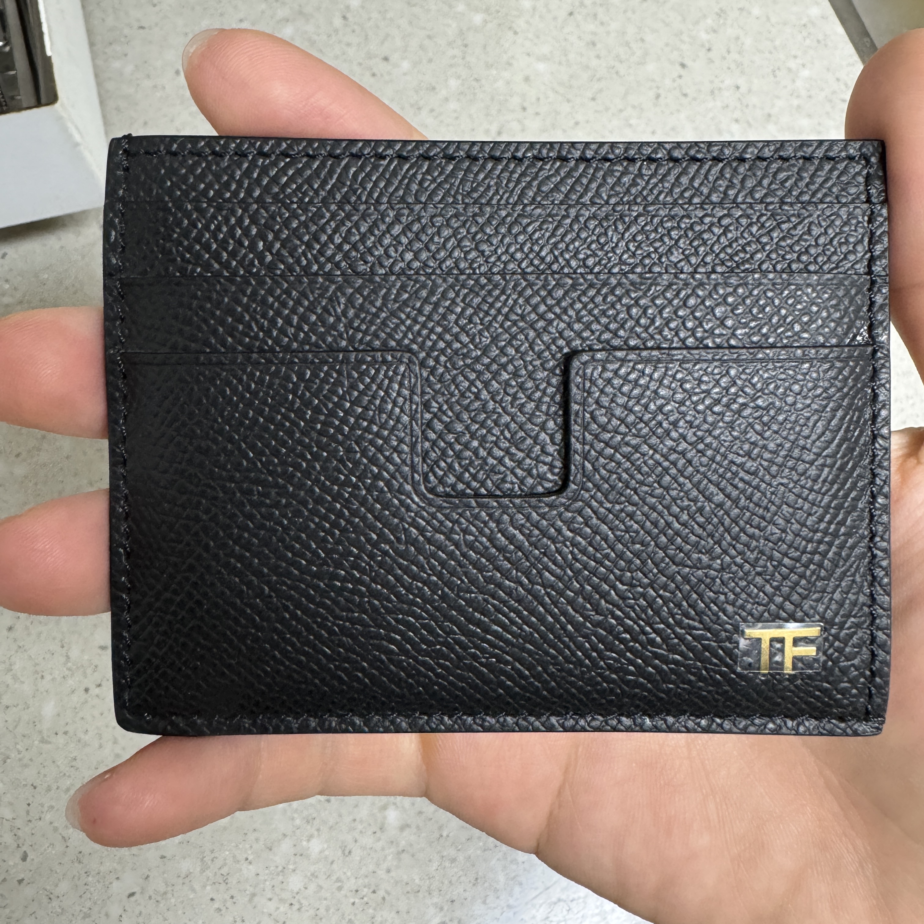 Tom Ford Small Grain Leather Card Holder Black 착용 스타일 - 2