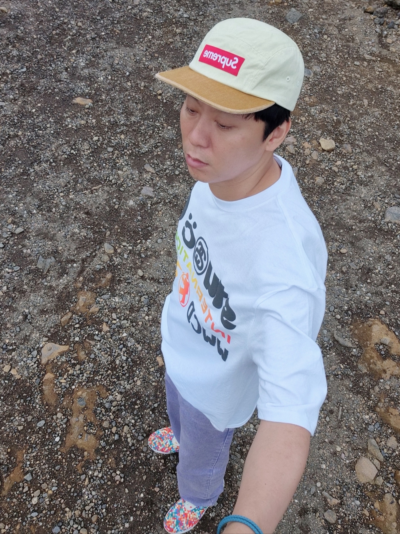 Nike Air Woven Rainbow 2017, Stussy x Cactus Plant Flea Market International T-Shirt White 착용 스타일 - 1