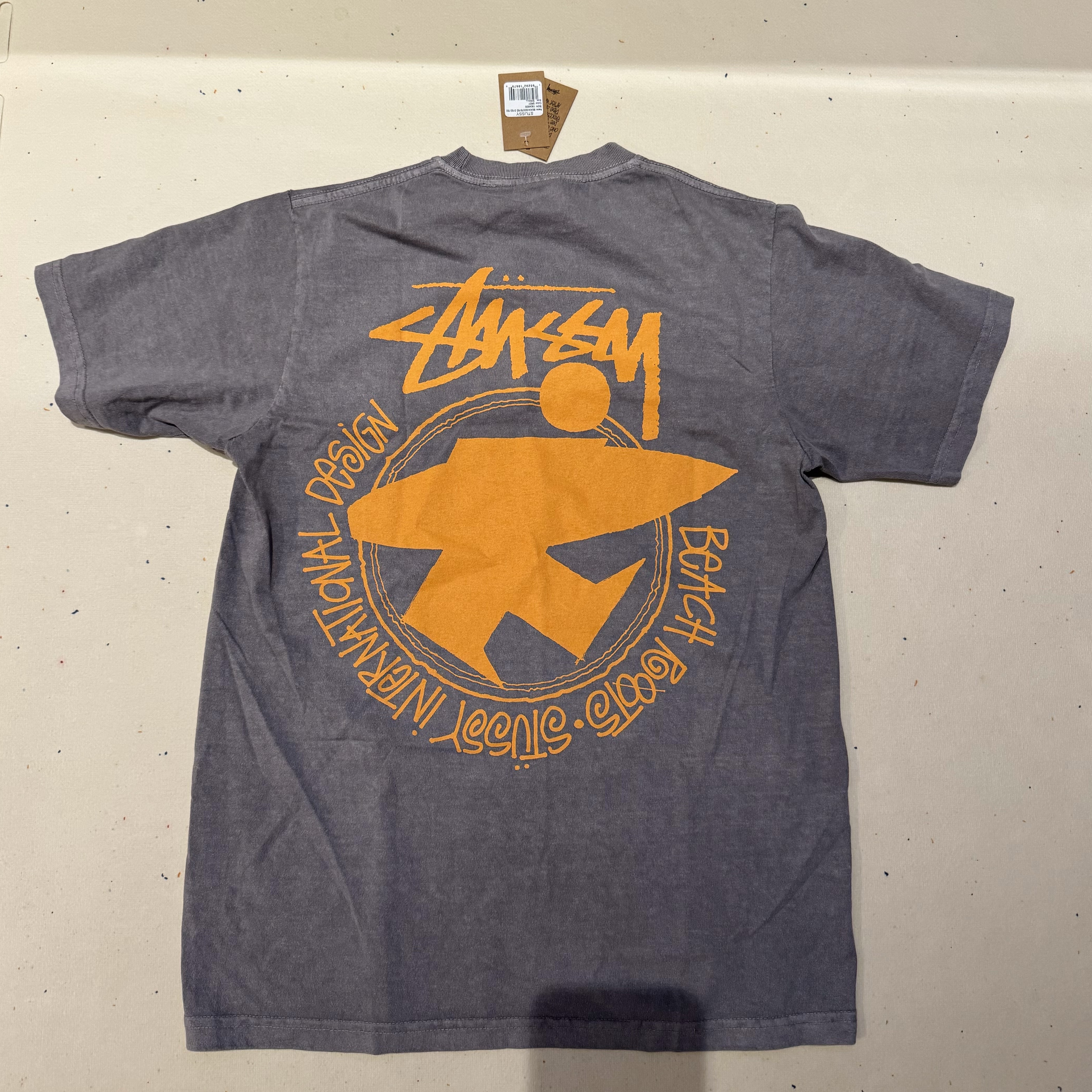 Stussy Beach Roots T-Shirt Grey 착용 스타일 - 1