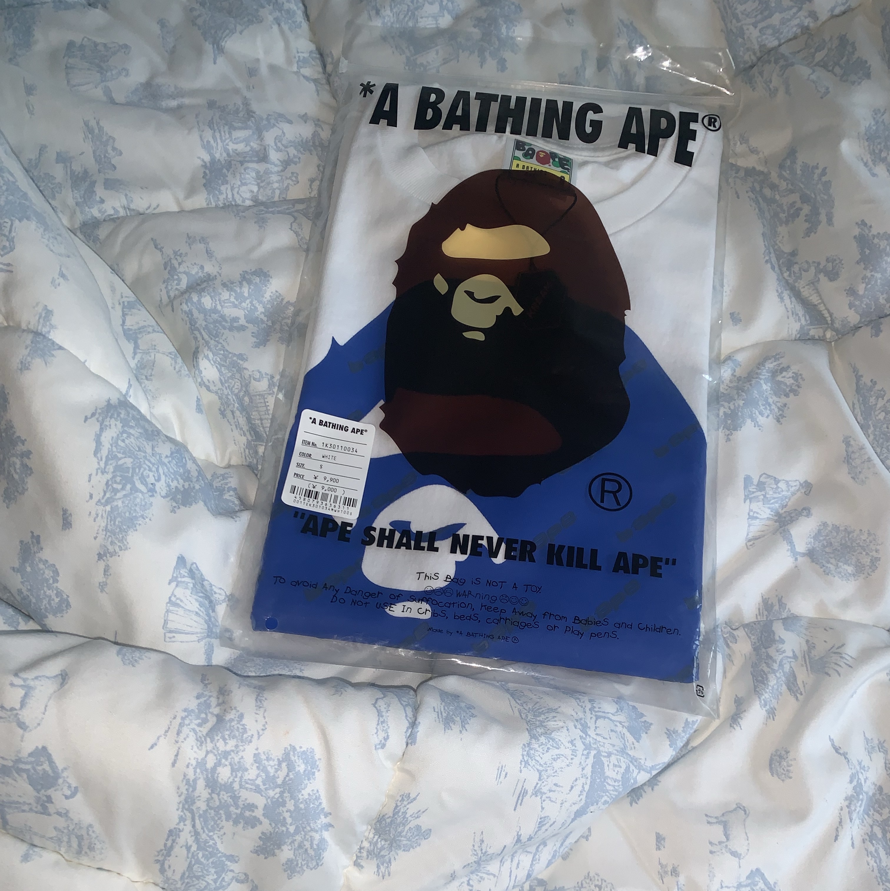 BAPE Hexagram Big Ape Head T-Shirt White 착용 스타일 - 1