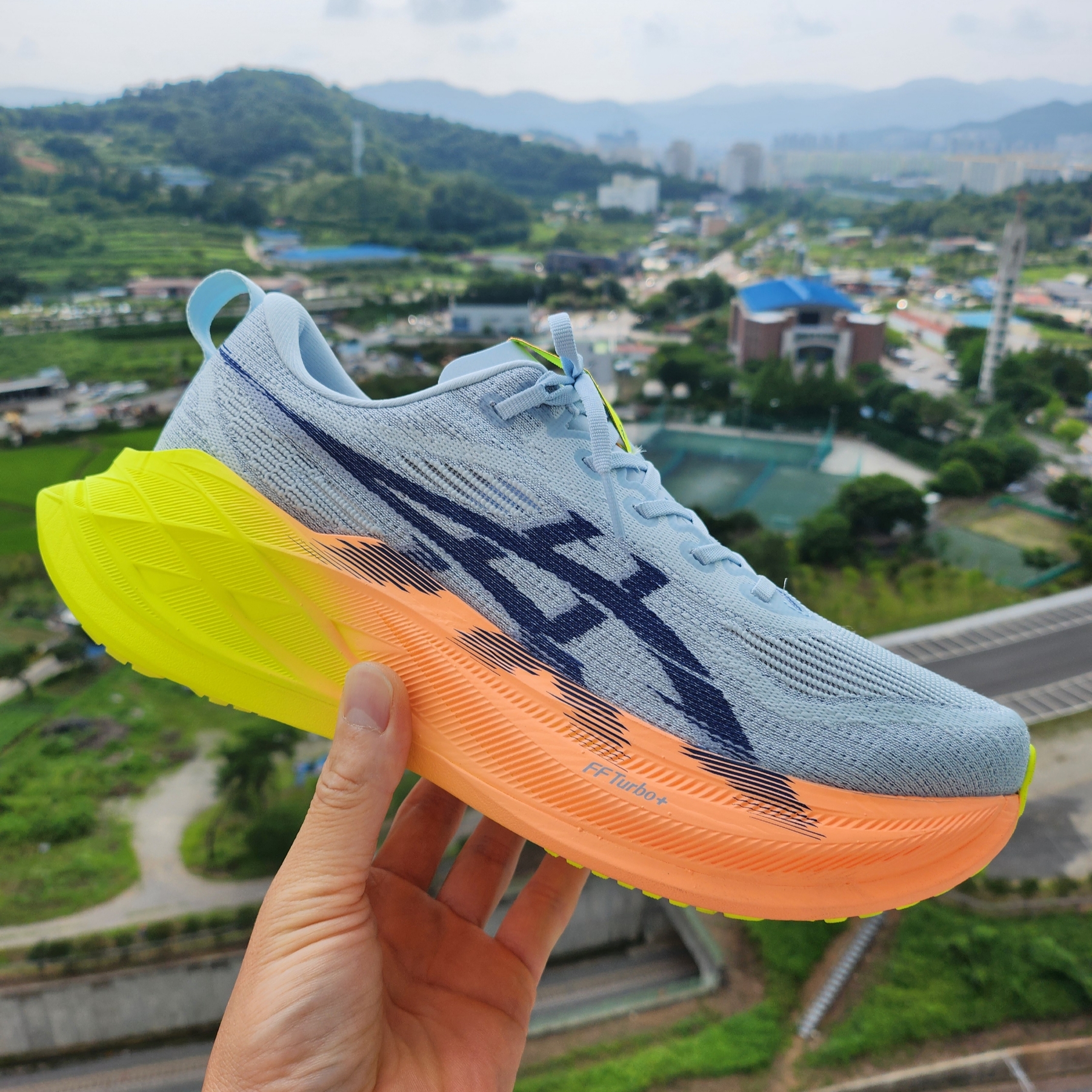 Asics Superblast 2 Paris Cool Grey Safety Yellow 착용 스타일 - 1