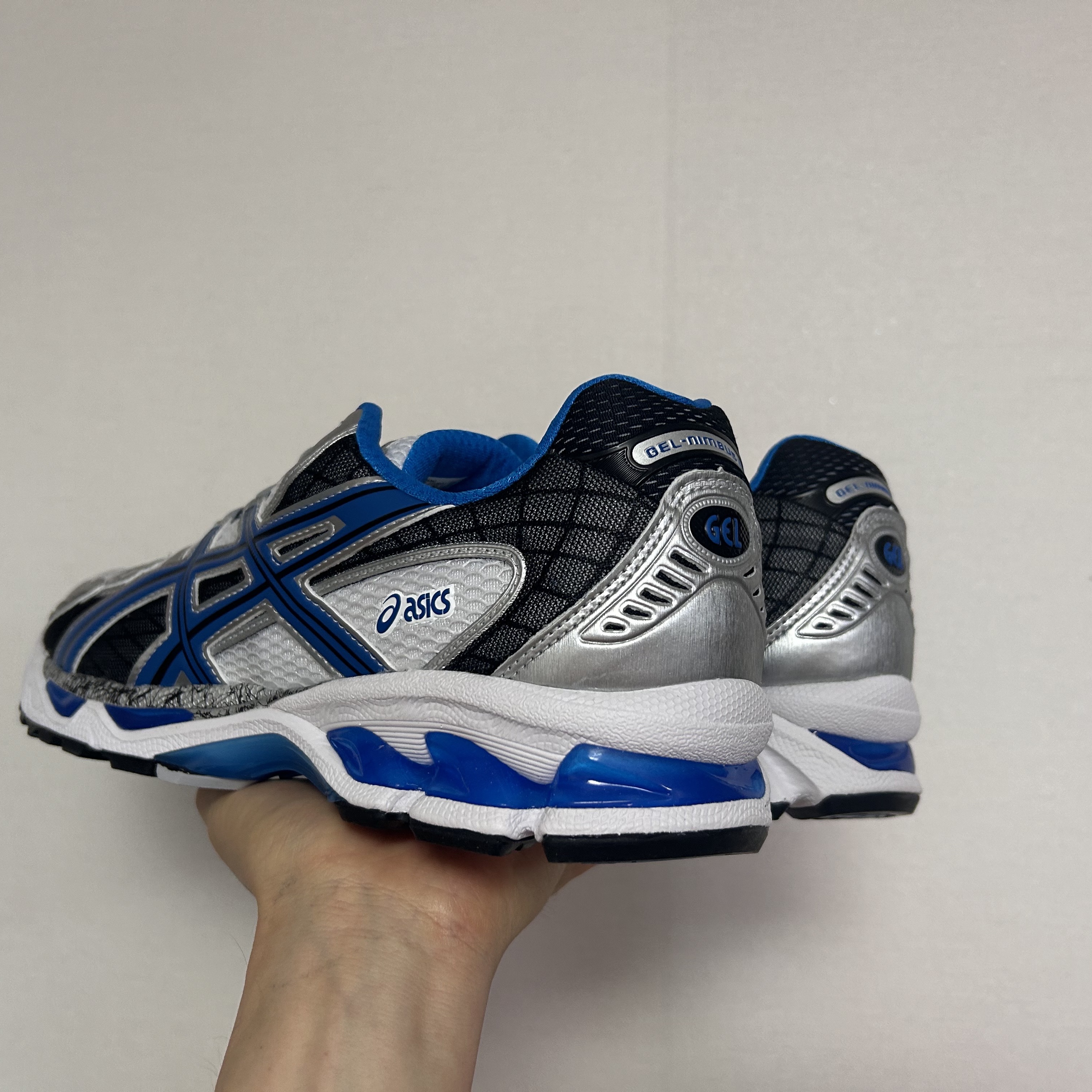 Asics Gel-Nimbus 10.1 White Directoire Blue 착용 스타일 - 3