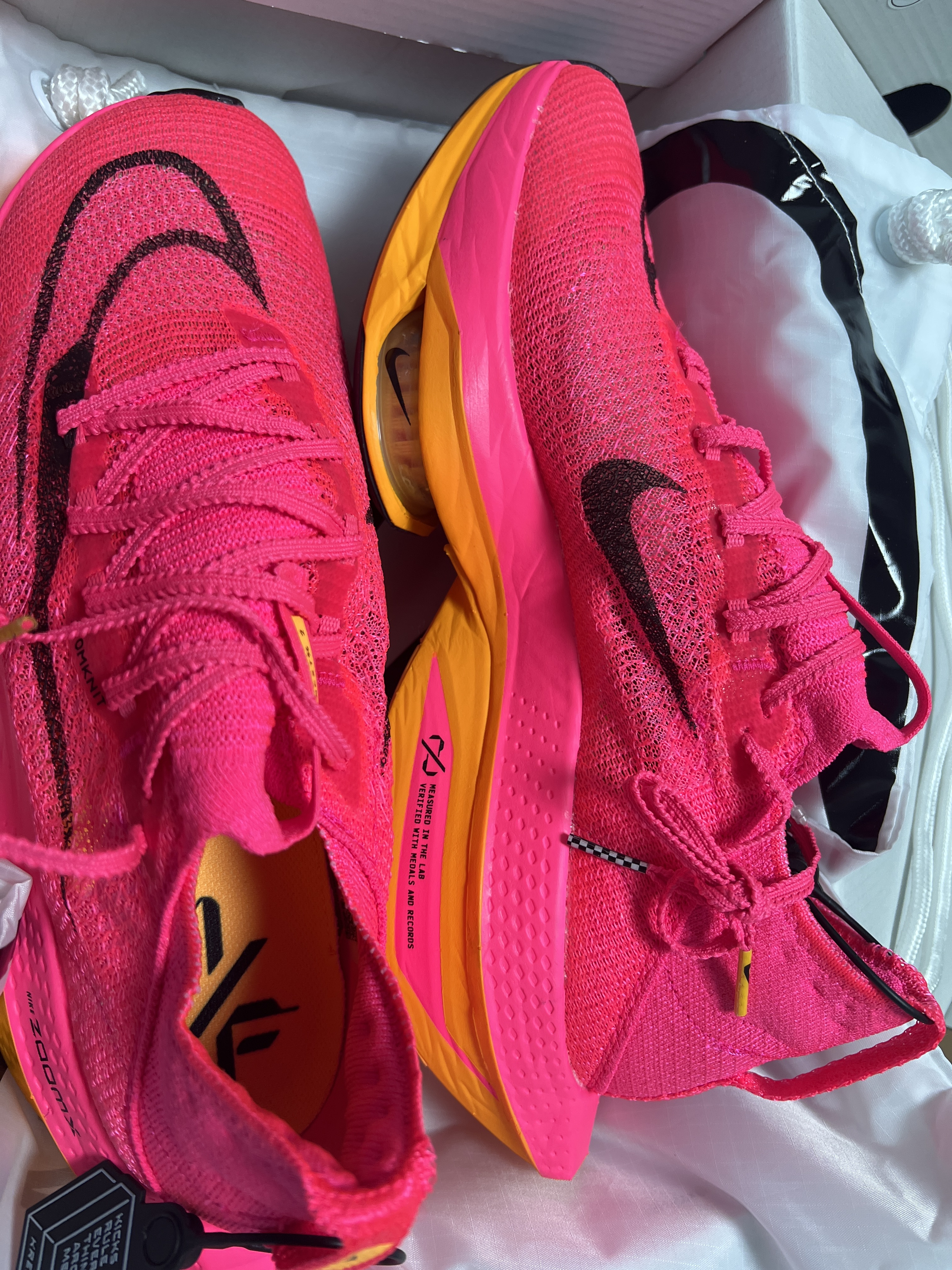 Nike Air Zoom Alphafly Next% 2 Hyper Pink 착용 스타일 - 1