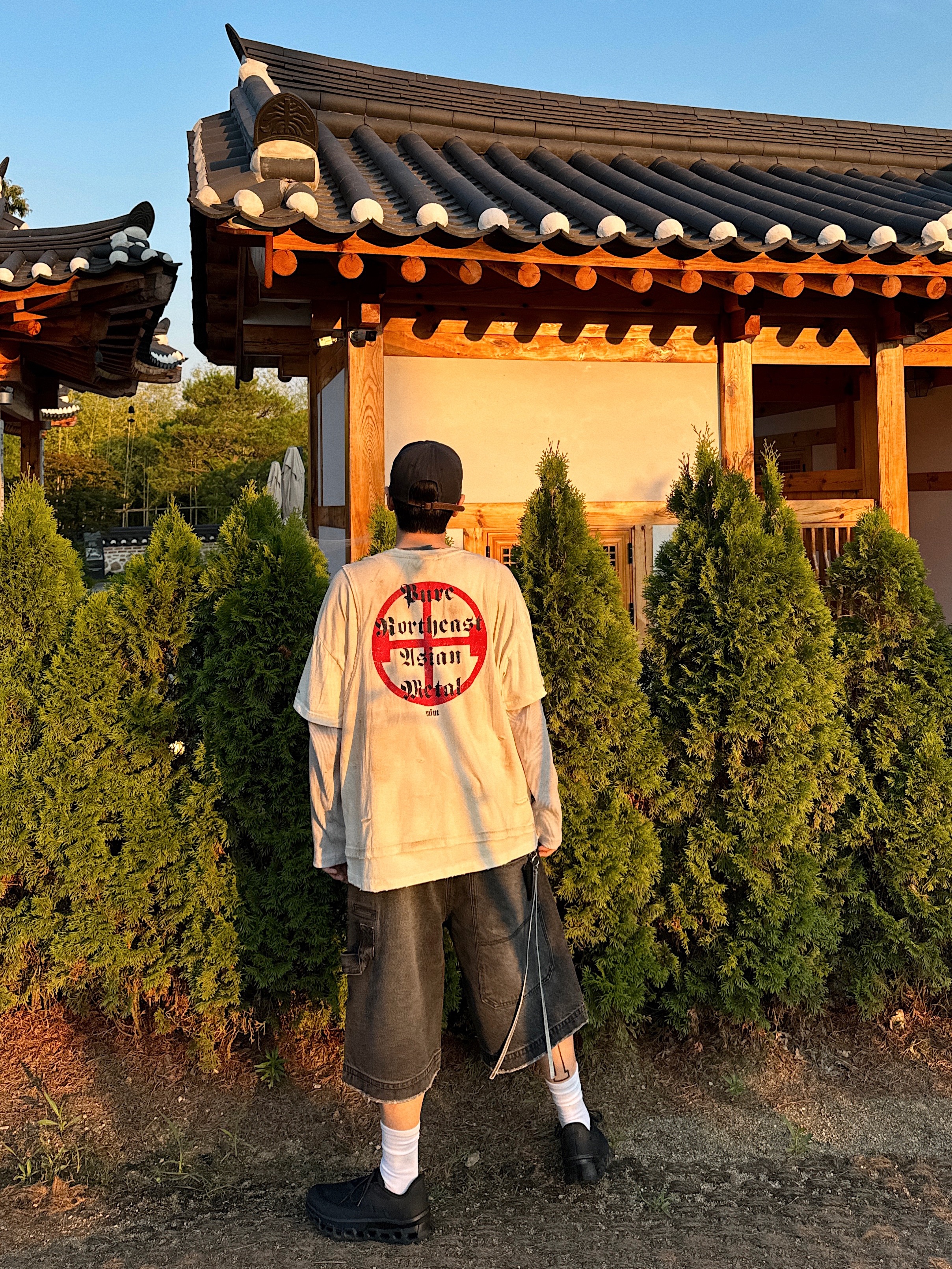 ETCE Denim Bermuda Shorts Black, On Running x Post Archive Faction (Paf) Cloudmonster 2 Black Magnet 착용 스타일 - 7