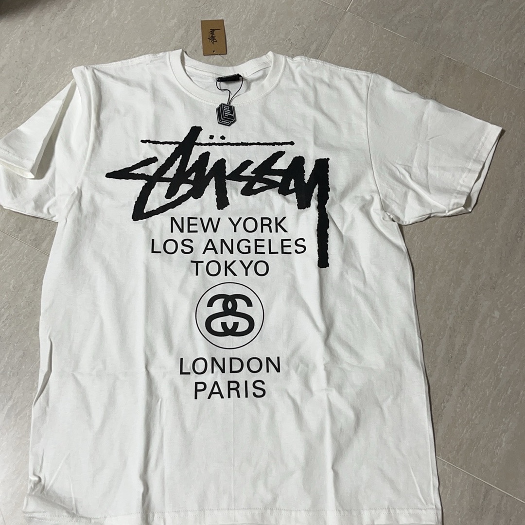 Stussy World Tour T-Shirt White 착용 스타일 - 1