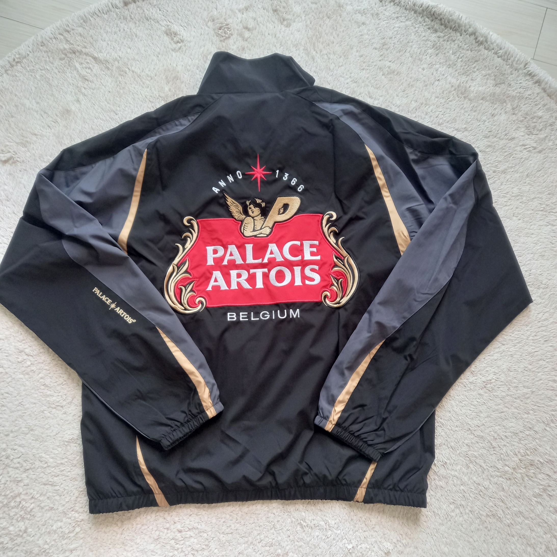 Palace x Stella Artois Light Court Jacket Black - 24SS 착용 스타일 - 1
