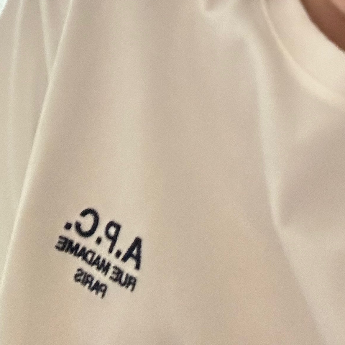 A.P.C. Raymond T-Shirt White 착용 스타일 - 2