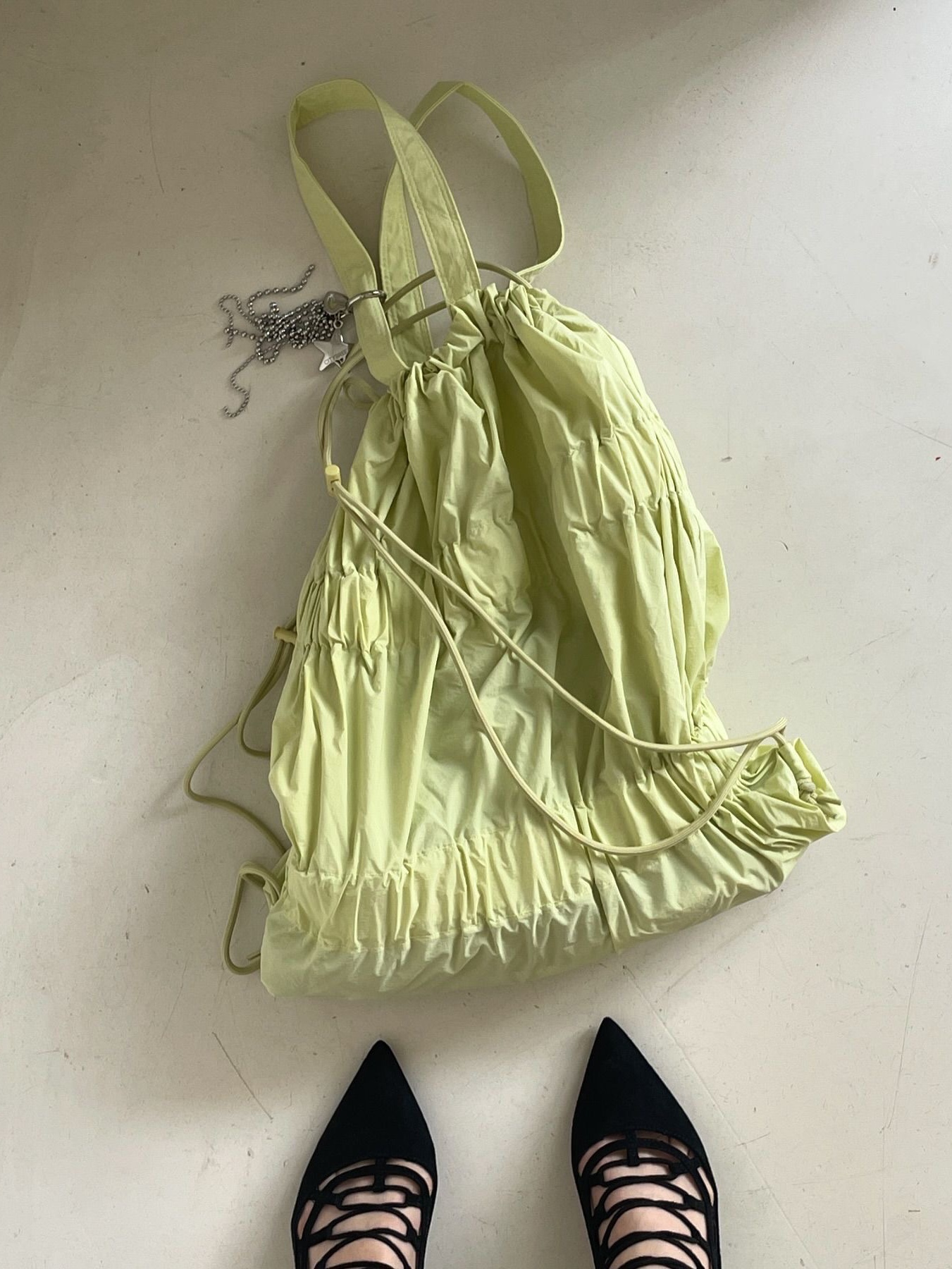 ACOC Tiered Banding Backpack Lime Lemon 착용 스타일 - 3