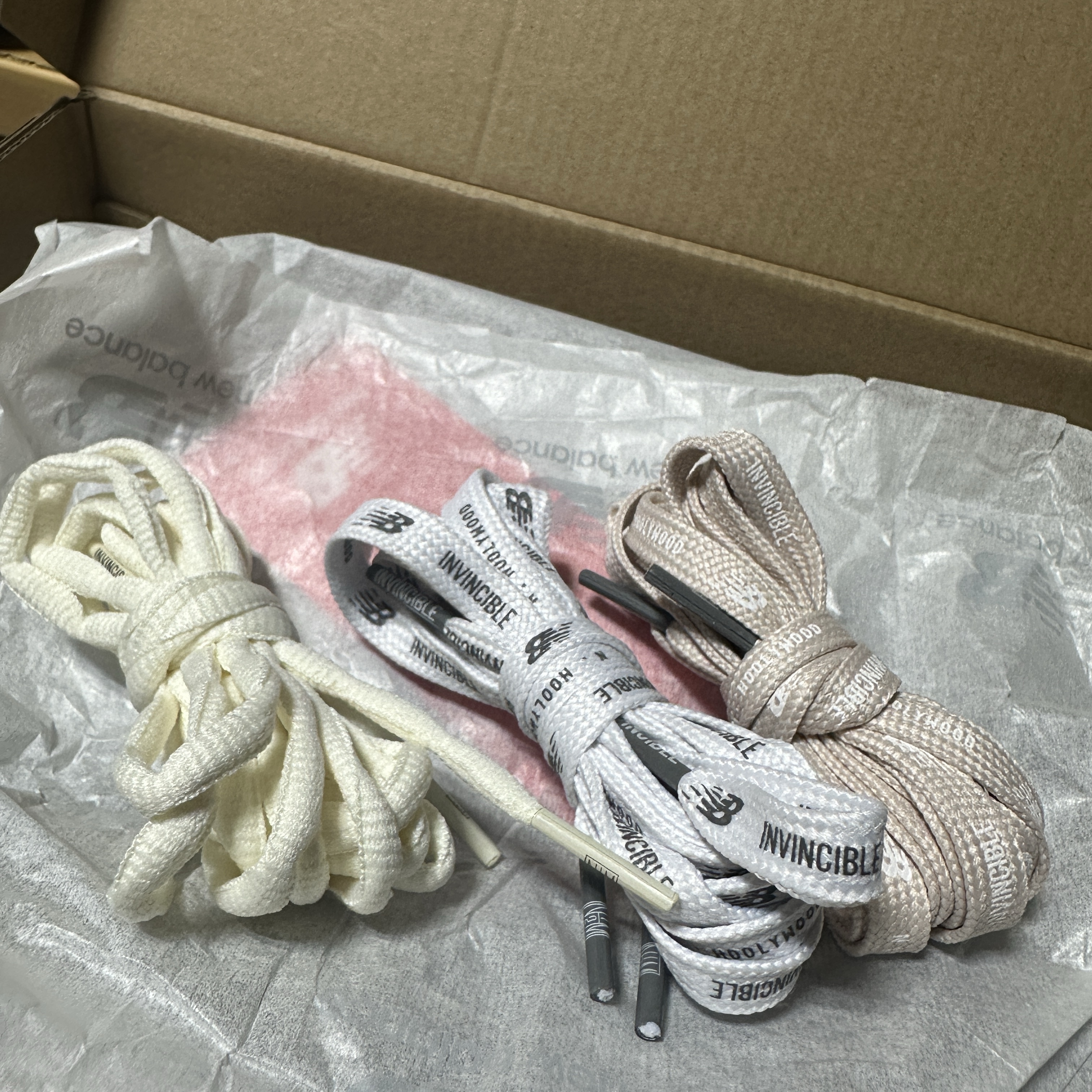 New Balance x Invincible x N.Hoolywood 1906U Grey 착용 스타일 - 4