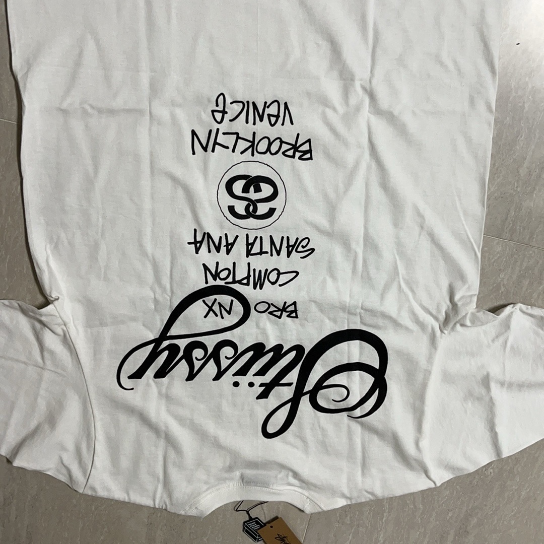 Stussy World Tour T-Shirt White 착용 스타일 - 2