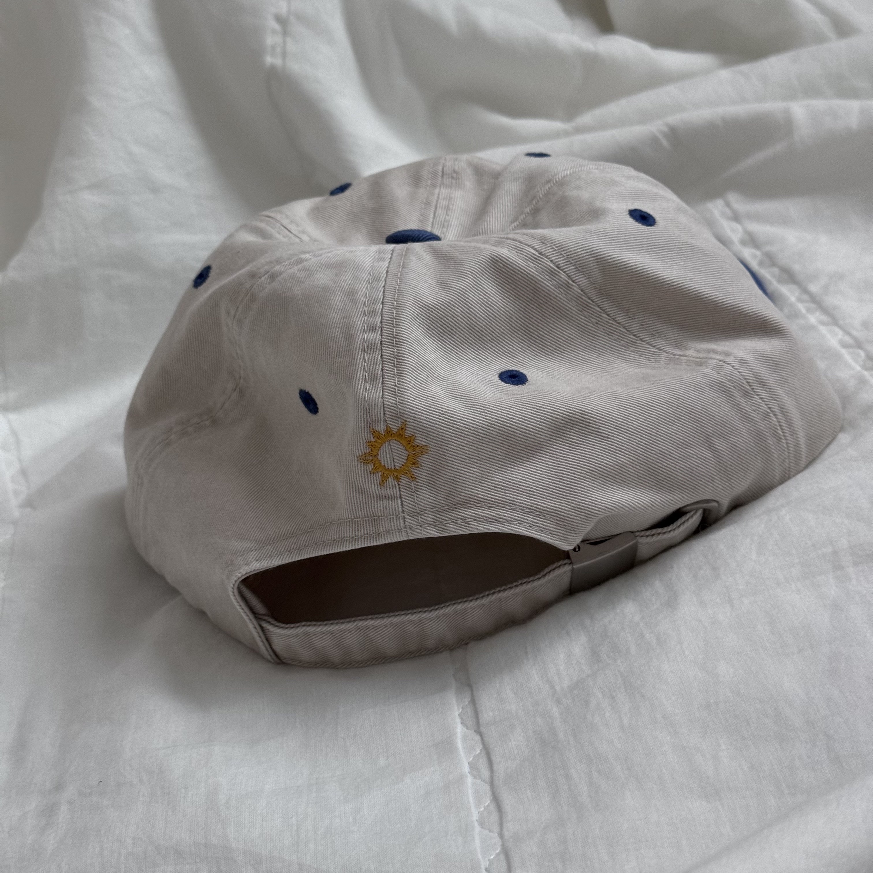 Hello Sunrise Two Tone Washed OG Logo 6Panel Cap Beige & Vintage Blue 착용 스타일 - 4