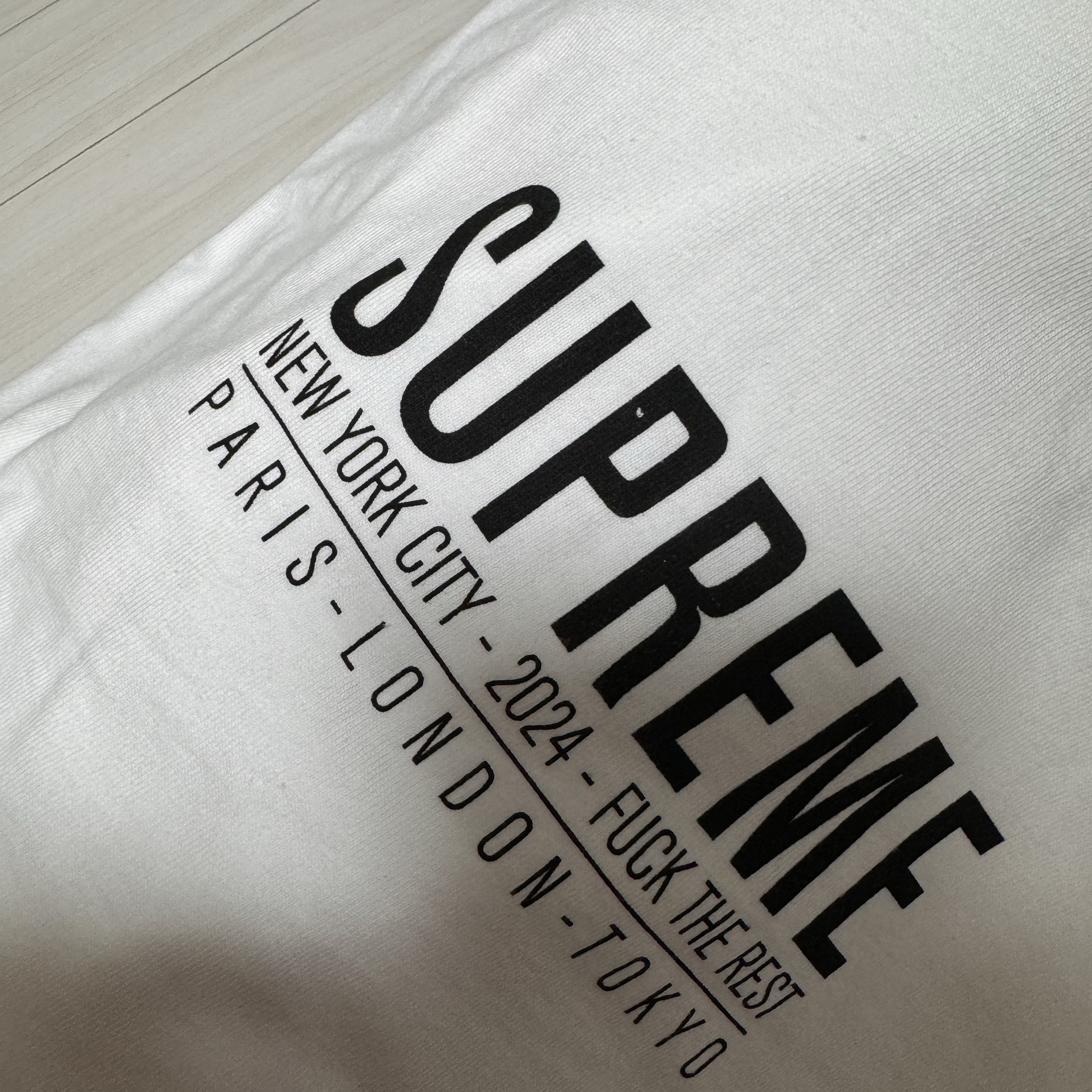 Supreme Paris T-Shirt White - 24SS 착용 스타일 - 2