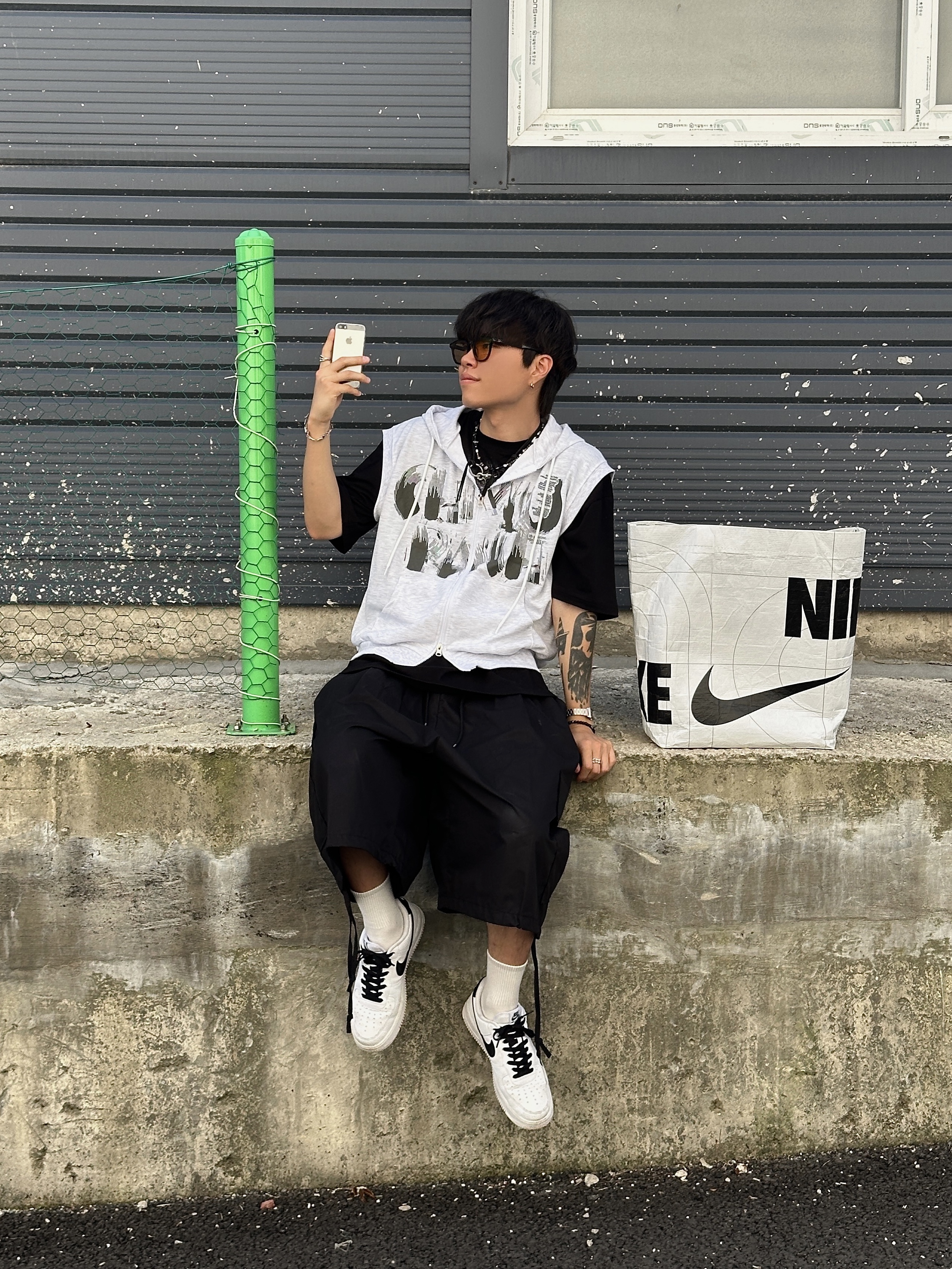 Nike Air Force 1 '07 White Black 착용 스타일 - 5
