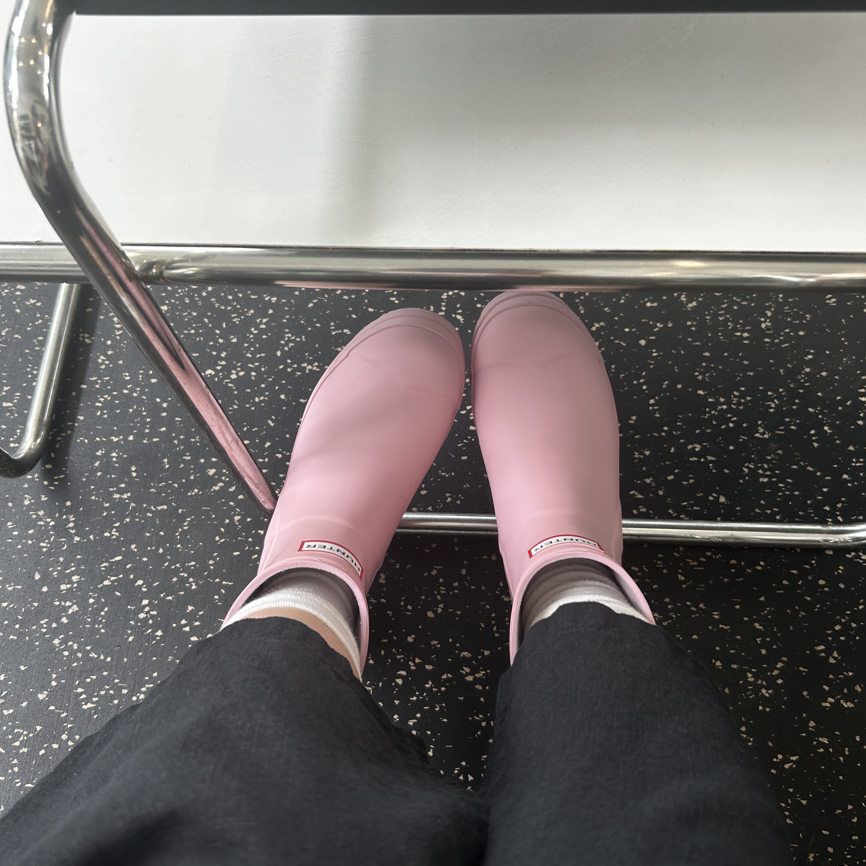 (W) Hunter Play Short Wellington Boots Azalea Pink 착용 스타일 - 1