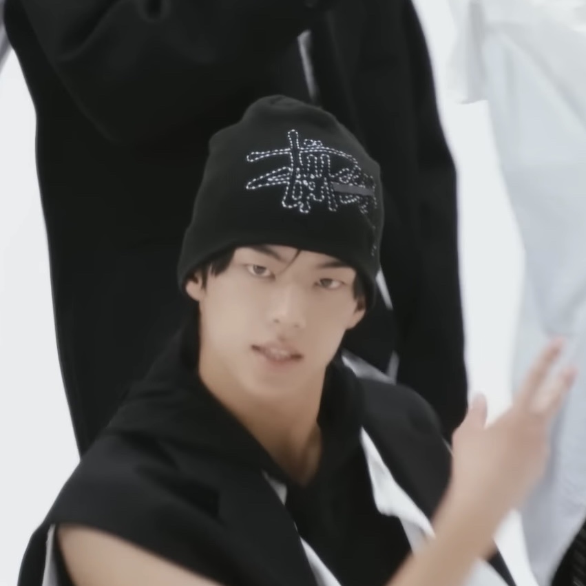 Stussy Skullcap Basic Logo Stitch Black 착용 스타일 - 3