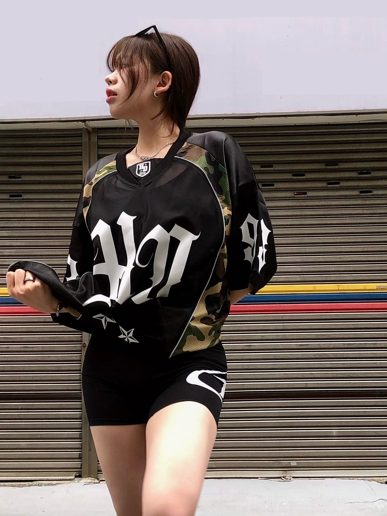 BORN TO WIN B Logo 3.5 Biker Shorts Black, Jordan 1 Retro High OG Pine Green Black 착용 스타일 - 1