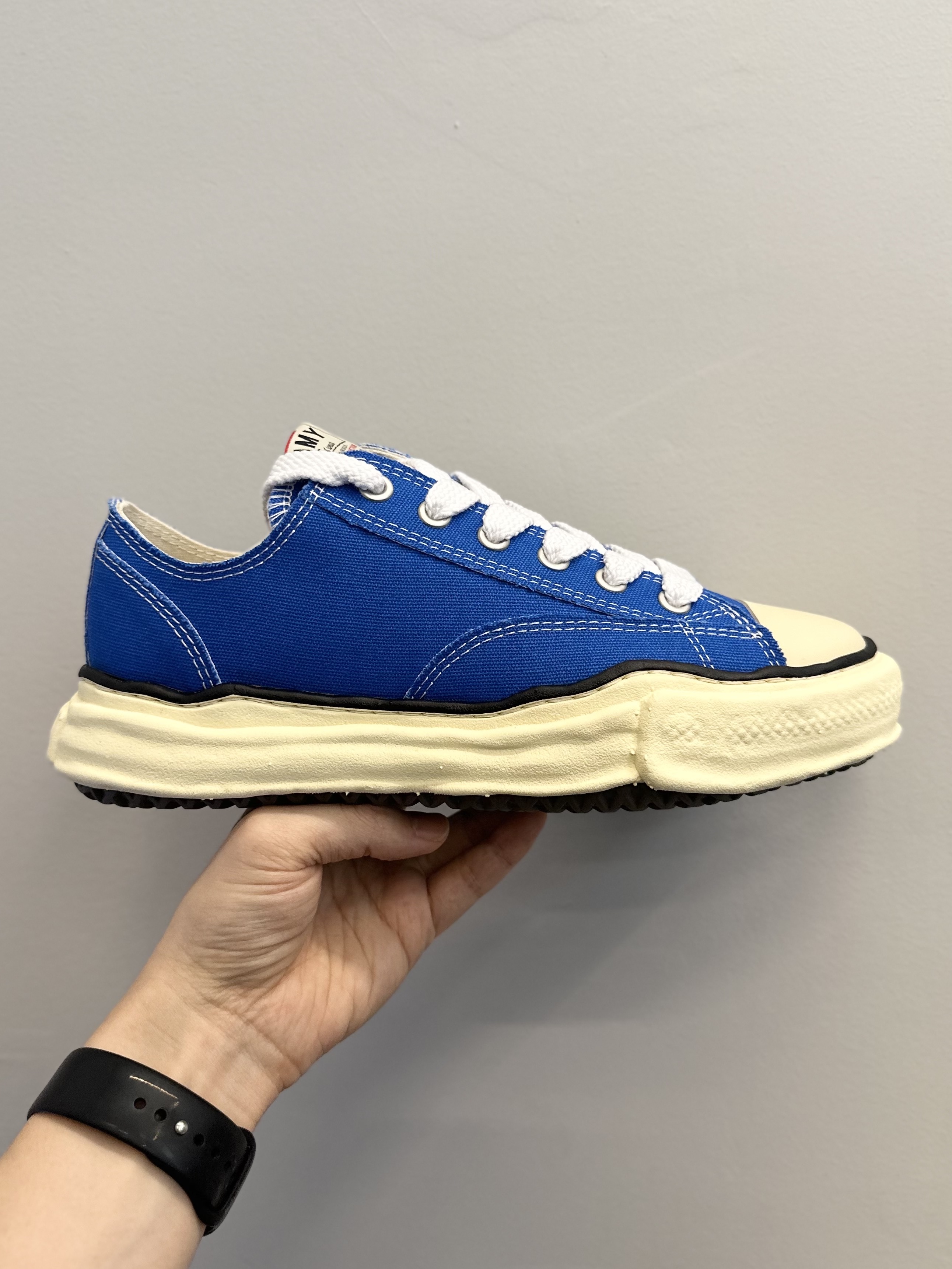 Maison Mihara Yasuhiro Peterson VL OG Sole Canvas Low-top Sneakers CL BLue 착용 스타일 - 2