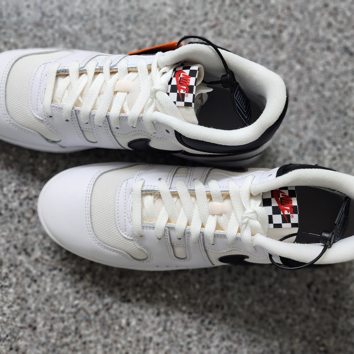Nike Mac Attack QS SP Black and White 착용 스타일 - 3