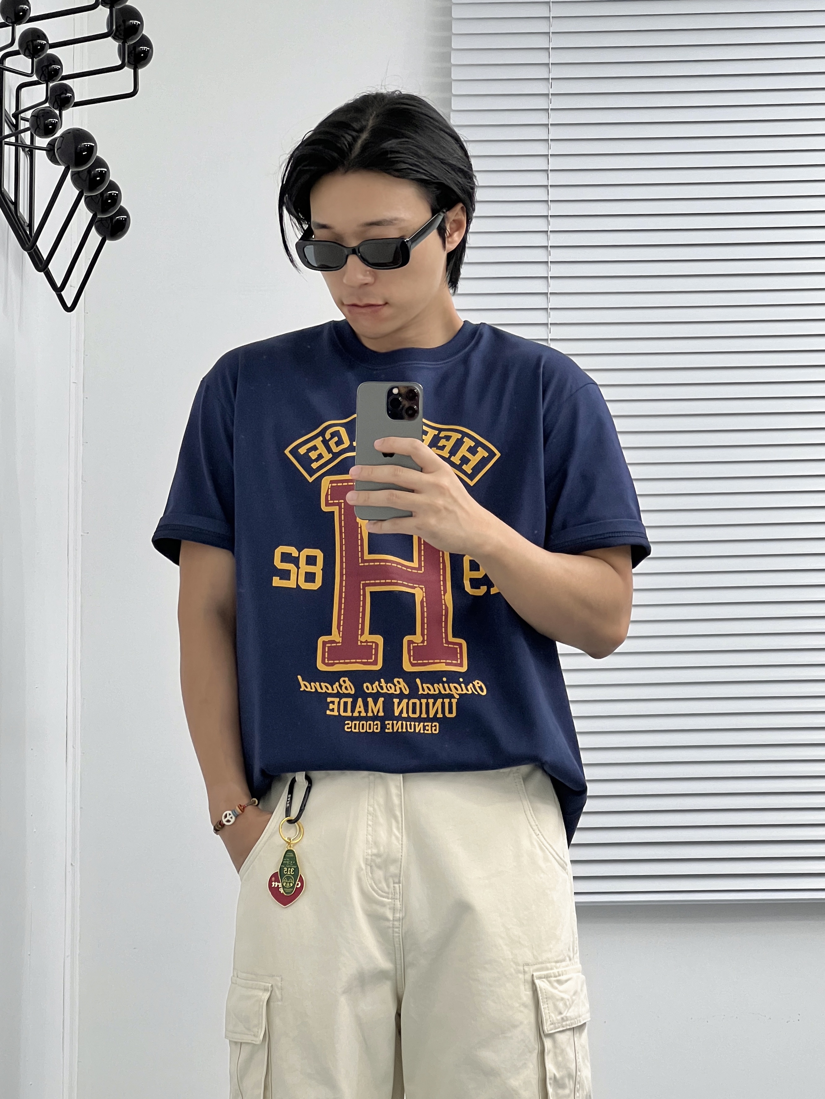 Carhartt WIP Heart Keychain Red 착용 스타일 - 2