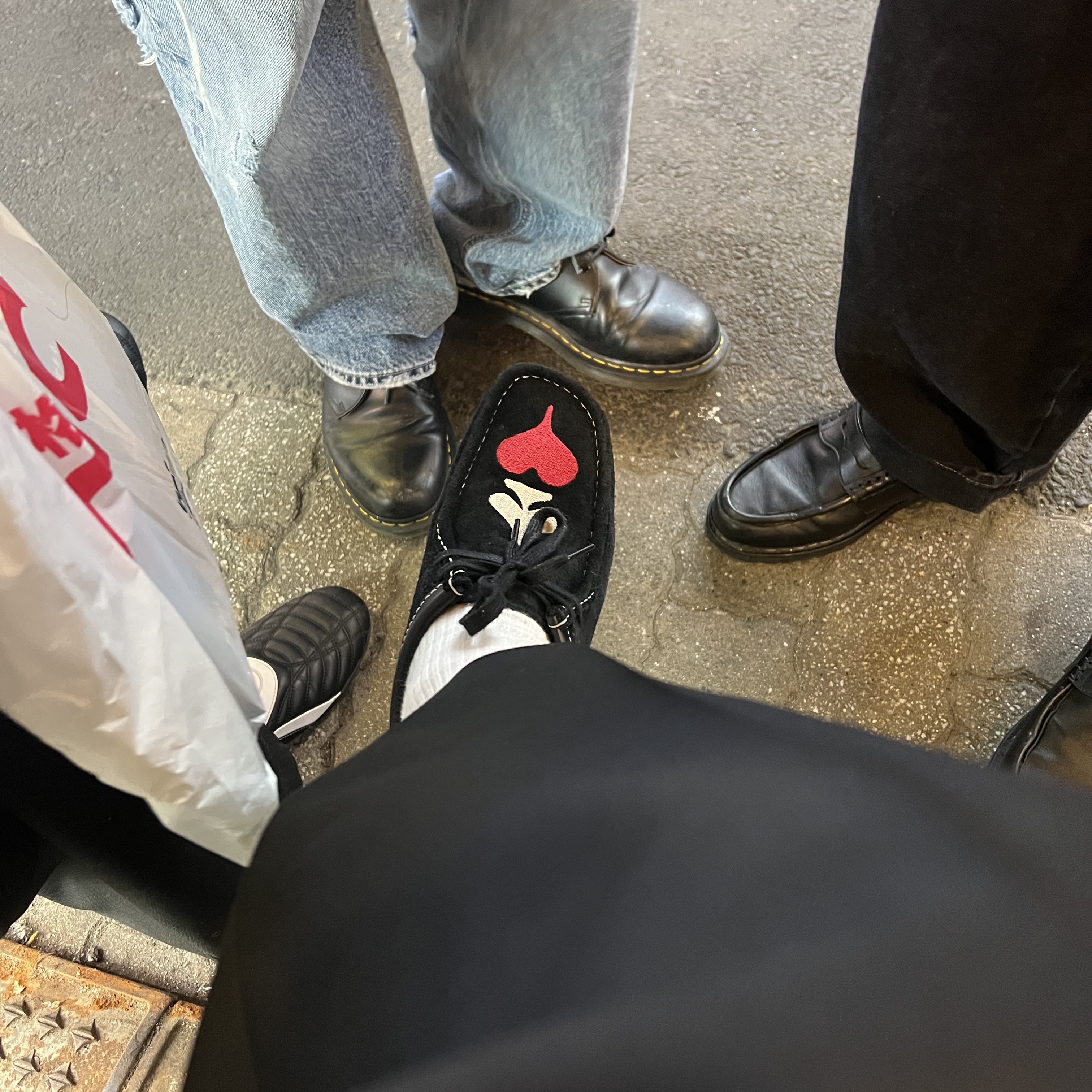 Clarks x Stussy Wallabee Black Suede 착용 스타일