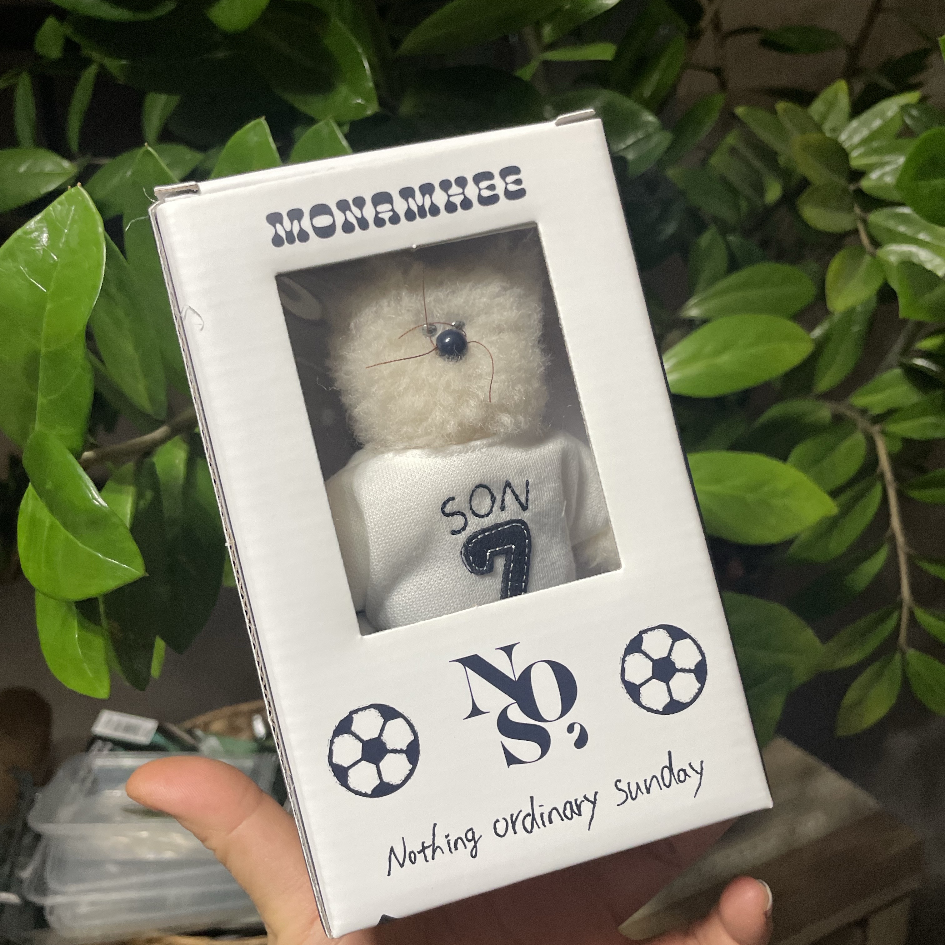 Monamhee x NOS7 SON.hee Keyring Cream 착용 스타일