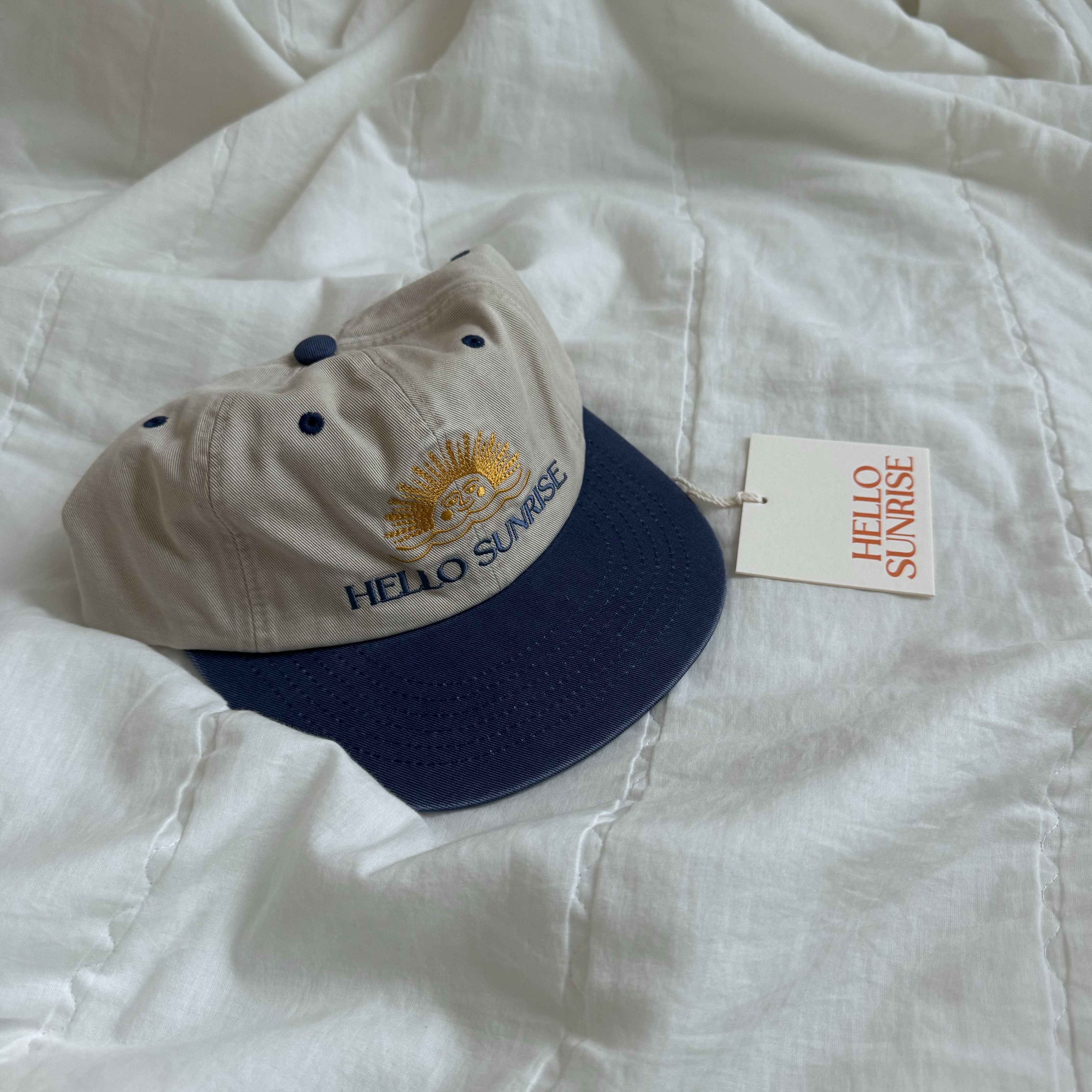 Hello Sunrise Two Tone Washed OG Logo 6Panel Cap Beige & Vintage Blue 착용 스타일 - 2