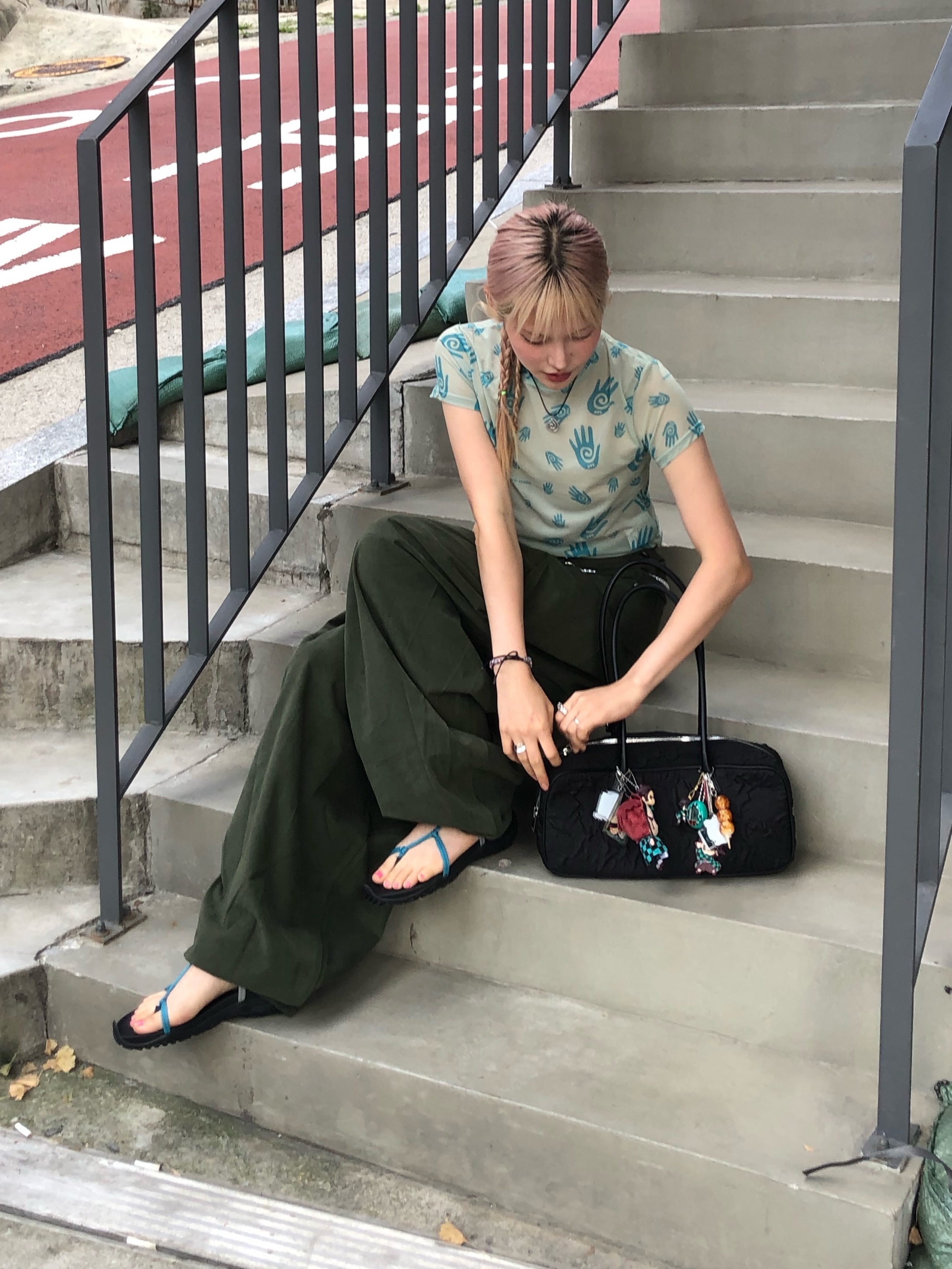 [6% 적립] NegativeThree Tarp Tra+F46il Sandals Blue 착용 스타일 - 1