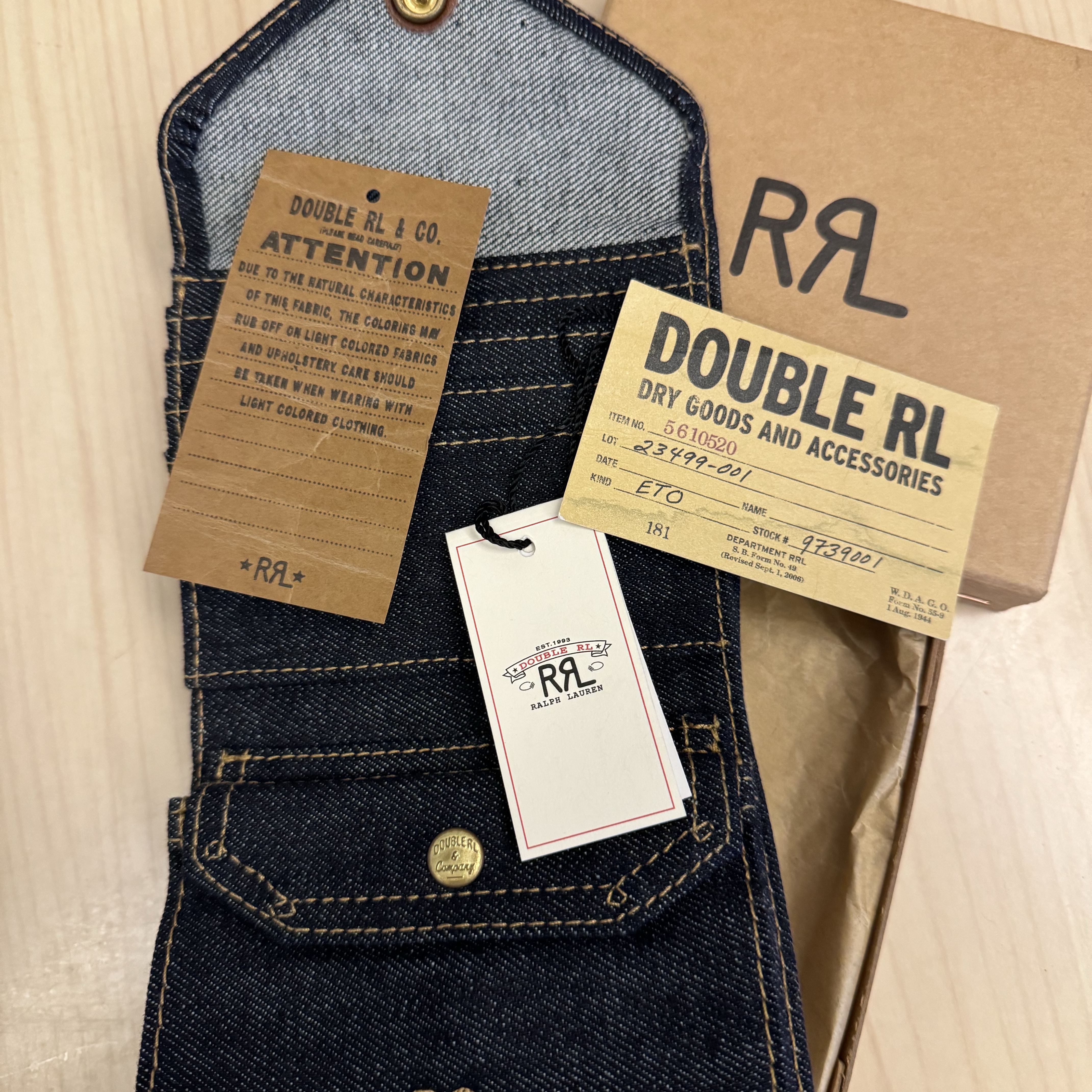 Double RL Indigo Denim Bill Fold Wallet Indigo Denim, Double RL Roughout Suede Card Holder Light Java 착용 스타일 - 1