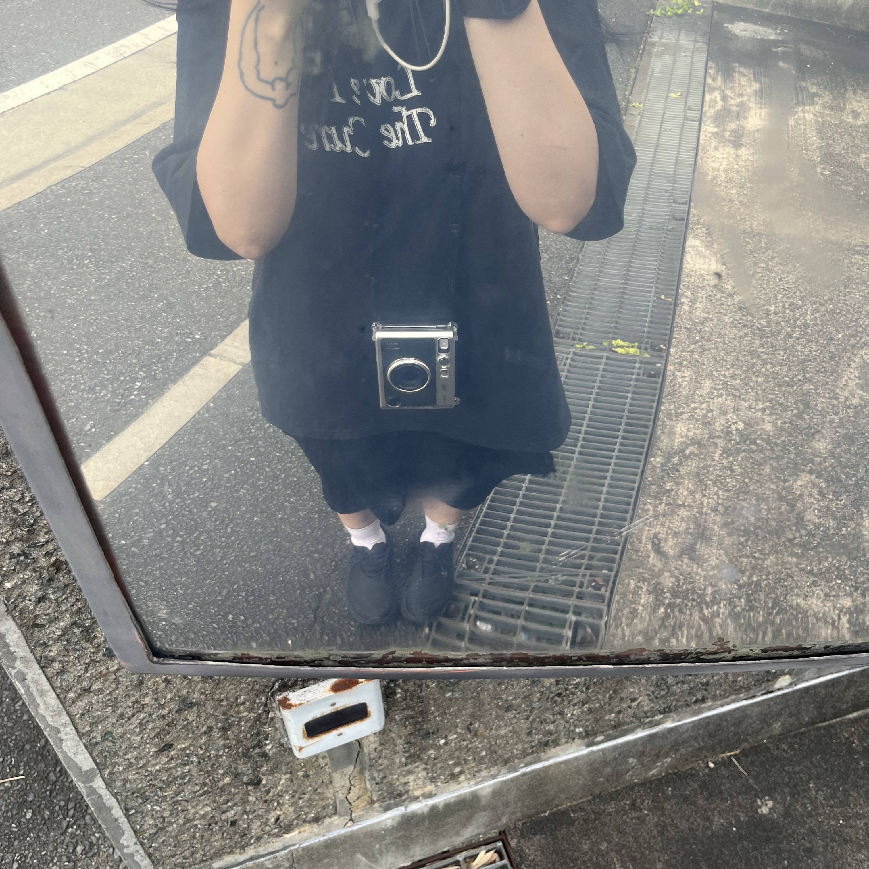 (W) On Running x Post Archive Faction (Paf) Cloudmonster 2 Black Magnet, Fujifilm Instax Mini Evo Black Silver USB C Type (Korean Ver.) 착용 스타일 - 2