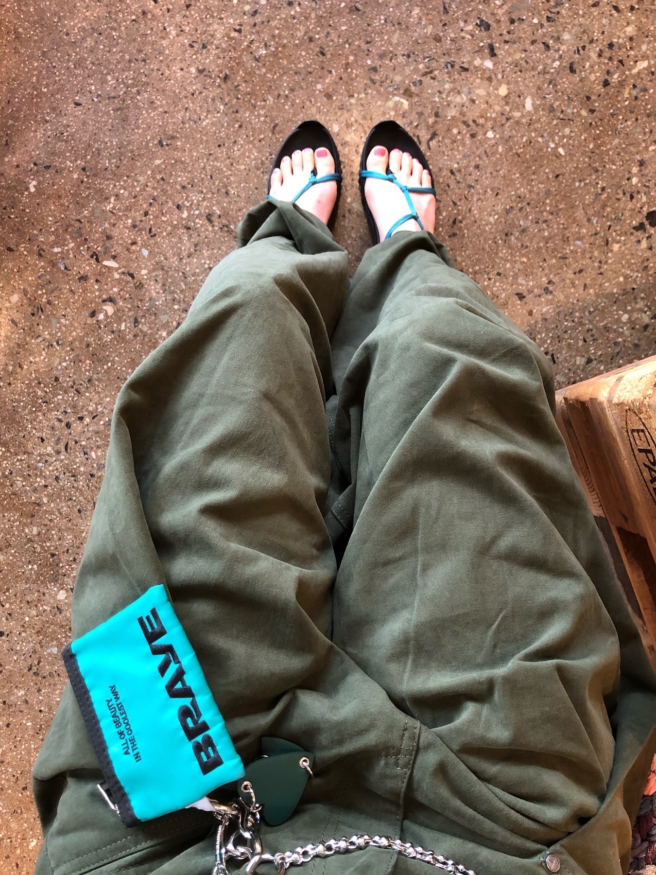 [6% 적립] NegativeThree Tarp Tra+F46il Sandals Blue 착용 스타일 - 3