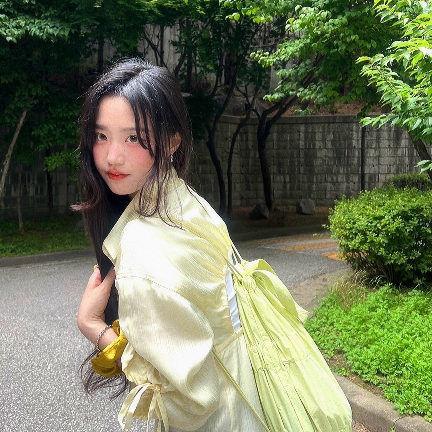 ACOC Tiered Banding Backpack Lime Lemon 착용 스타일 - 3