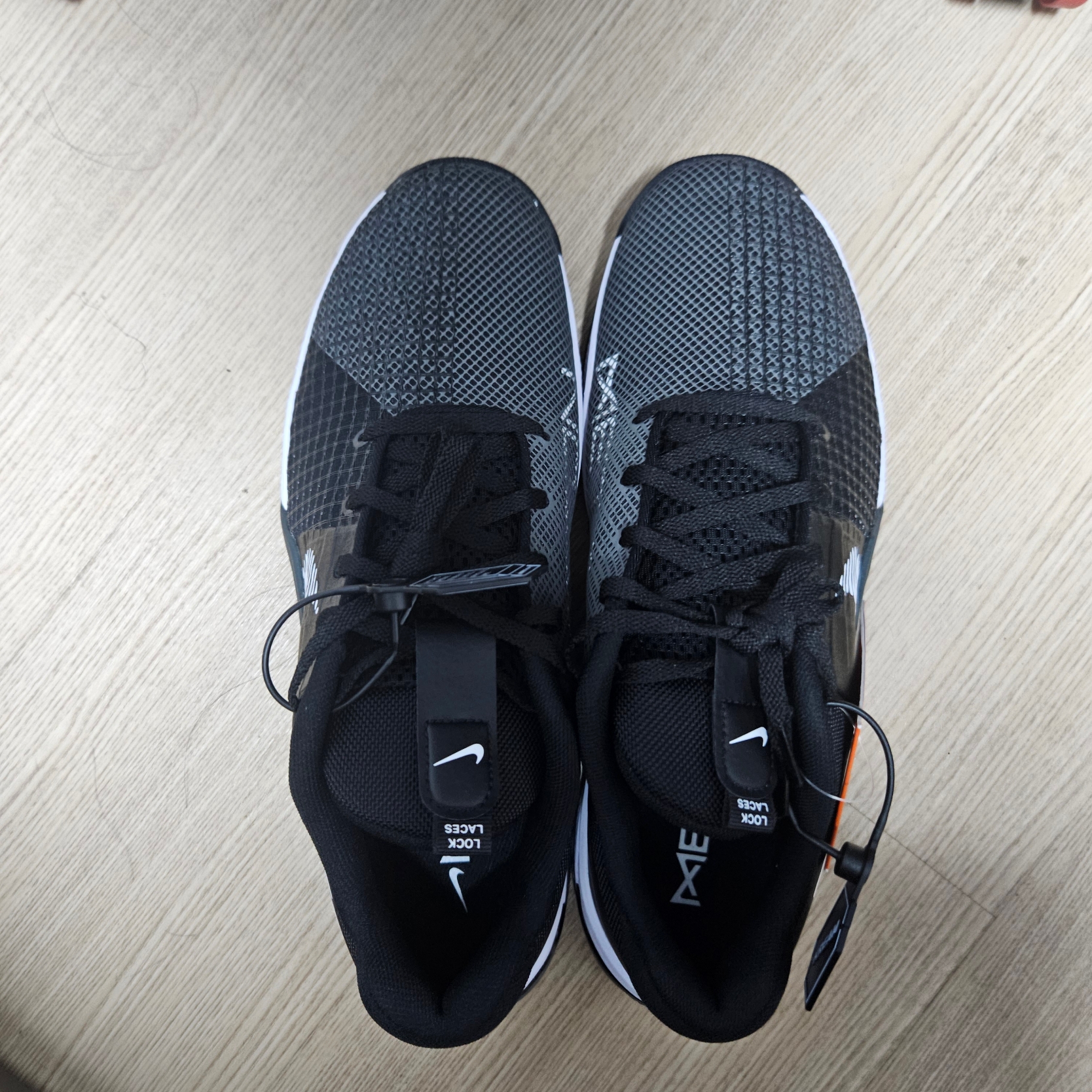 Nike Metcon 8 Black White 착용 스타일