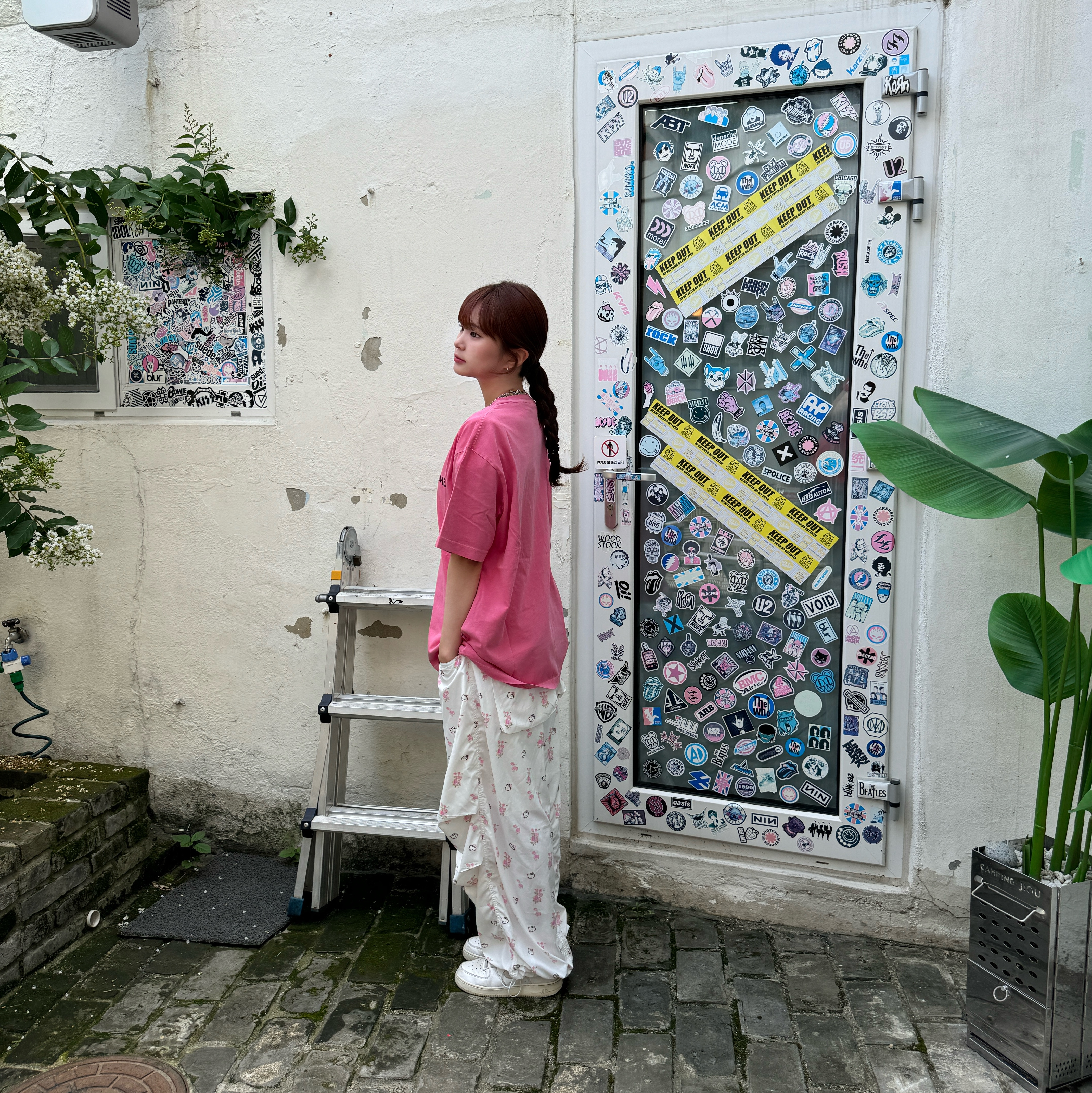 Open Yy x Hello Kitty Parachute Pants White, (W) Nike Air Force 1 '07 Low White 착용 스타일 - 4