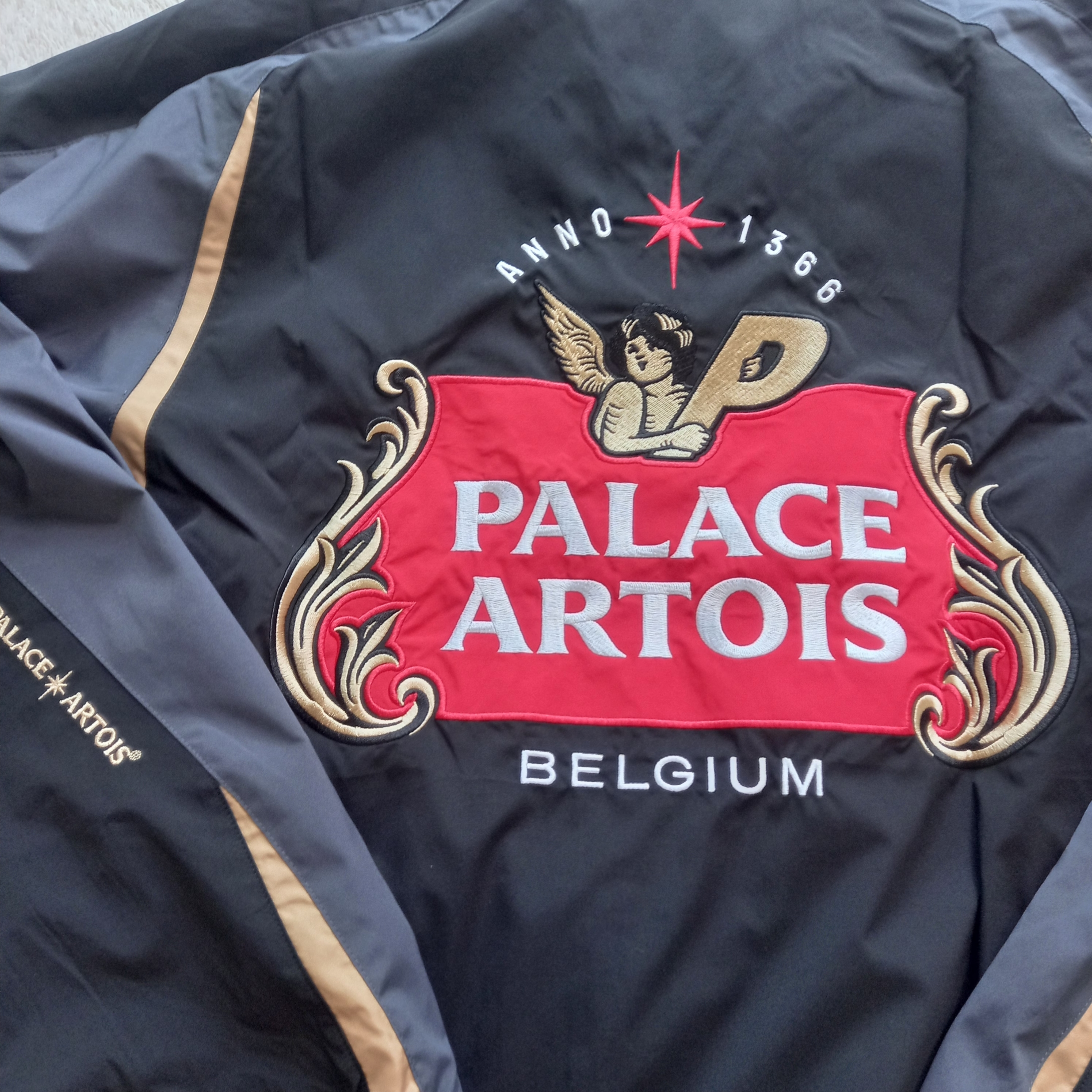 Palace x Stella Artois Light Court Jacket Black - 24SS 착용 스타일 - 3